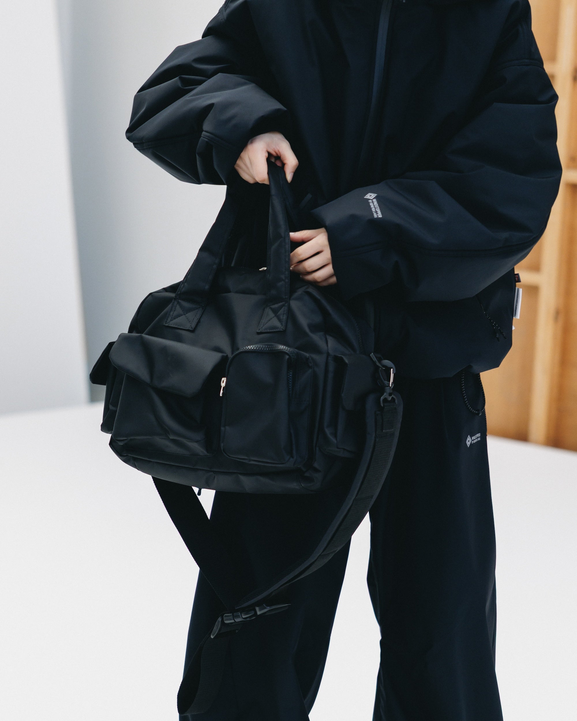 【2.4 WED 20:00- IN STOCK】WANDER BAG