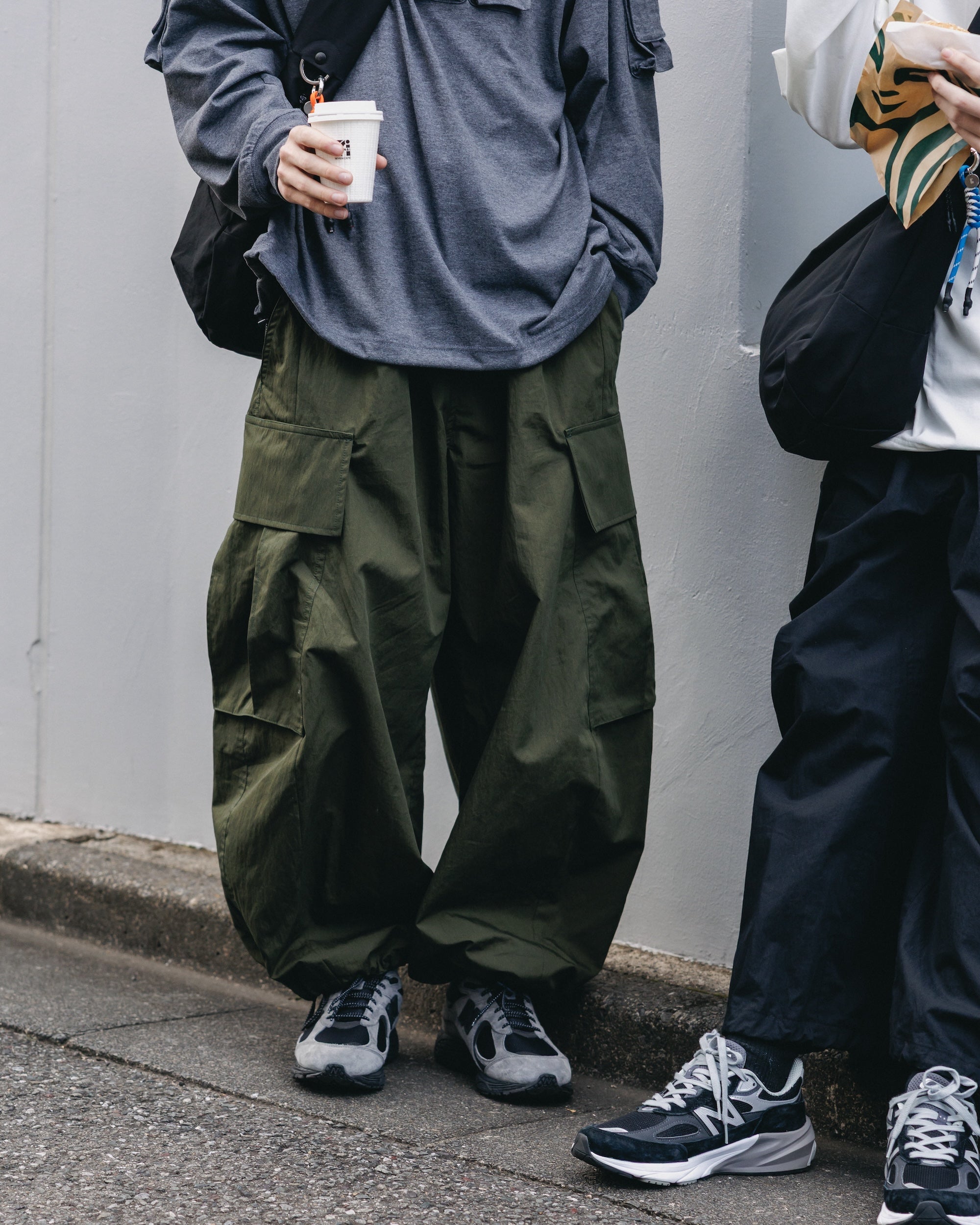 MEGA POCKET BALLOON CARGO PANTS (OLIVE)