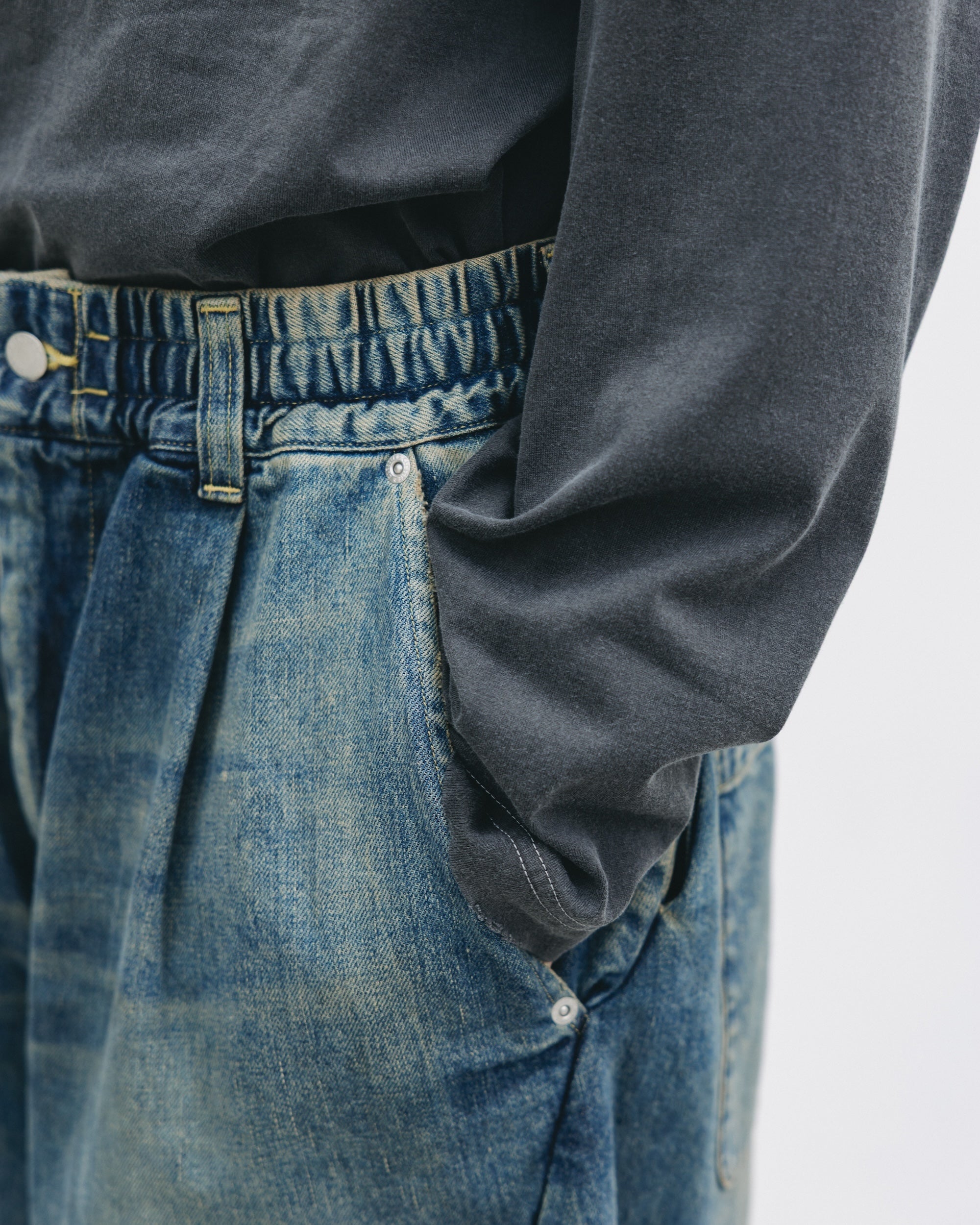 【10.22 WED 20:00- IN STOCK】VINTAGE DYED SELVEDGE DENIM MASSIVE TWISTED PANTS (VINTAGE INDIGO)