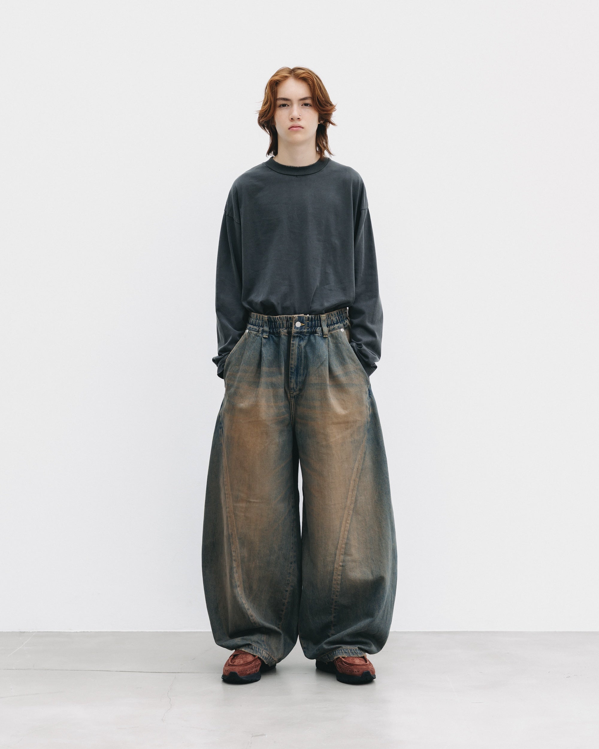【10.22 WED 20:00- IN STOCK】VINTAGE DYED SELVEDGE DENIM MASSIVE TWISTED PANTS (VINTAGE BROWN)