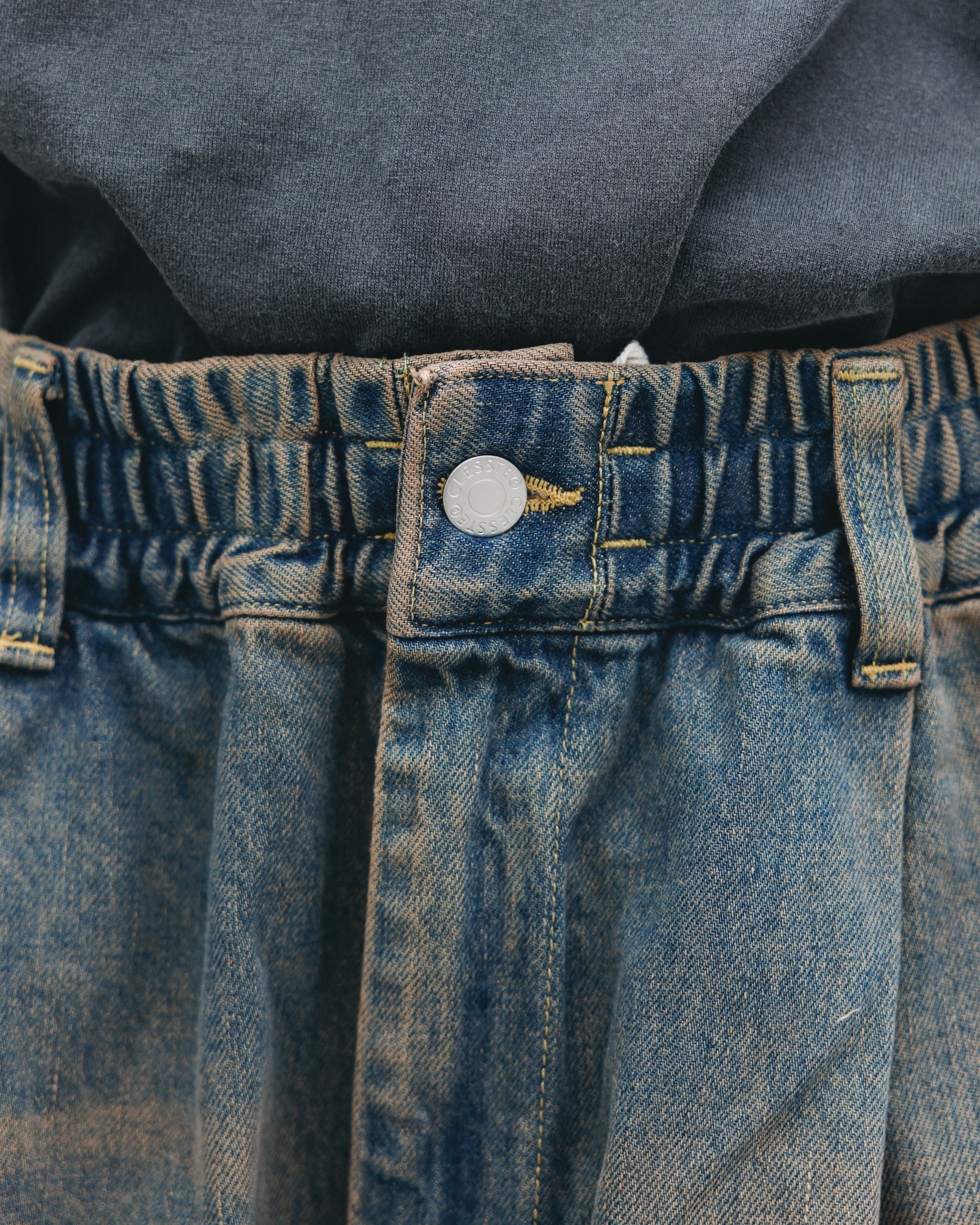 【10.22 WED 20:00- IN STOCK】VINTAGE DYED SELVEDGE DENIM MASSIVE TWISTED PANTS (VINTAGE BROWN)