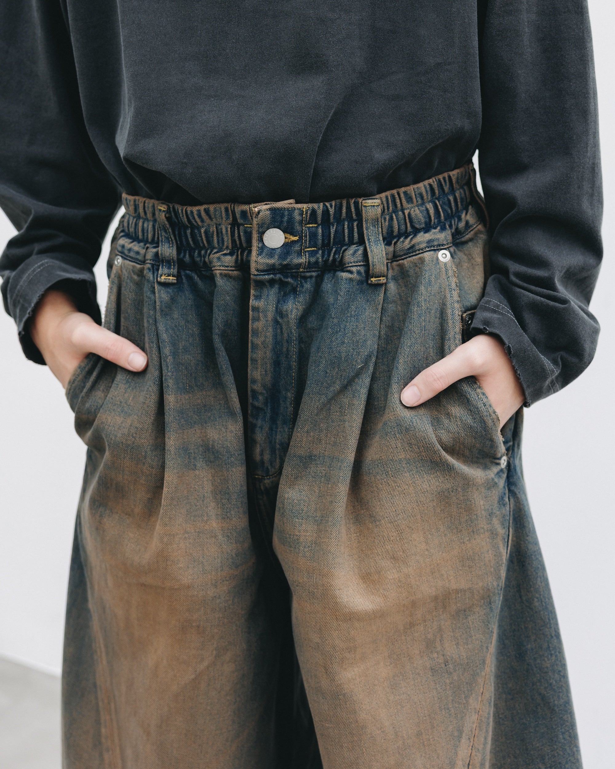 【10.22 WED 20:00- IN STOCK】VINTAGE DYED SELVEDGE DENIM MASSIVE TWISTED PANTS (VINTAGE BROWN)