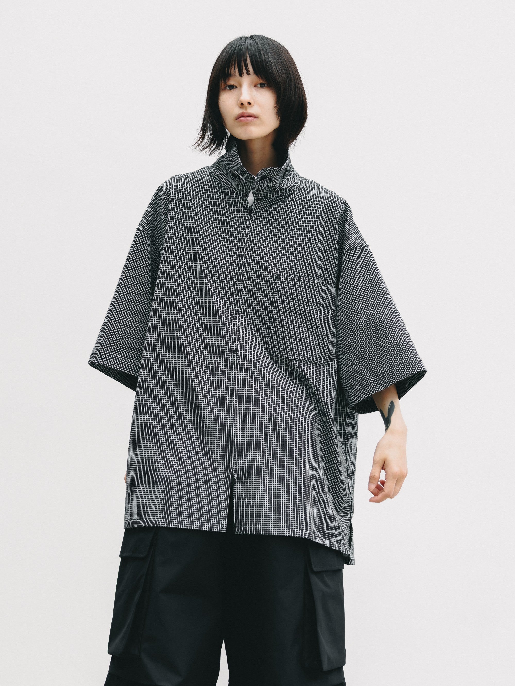 【7.8 WED 20:00- IN STOCK】MINI GRID CHECK 36G KNIT EVERYDAY ZIP UP S/S SHIRT (BLACK×WHITE)