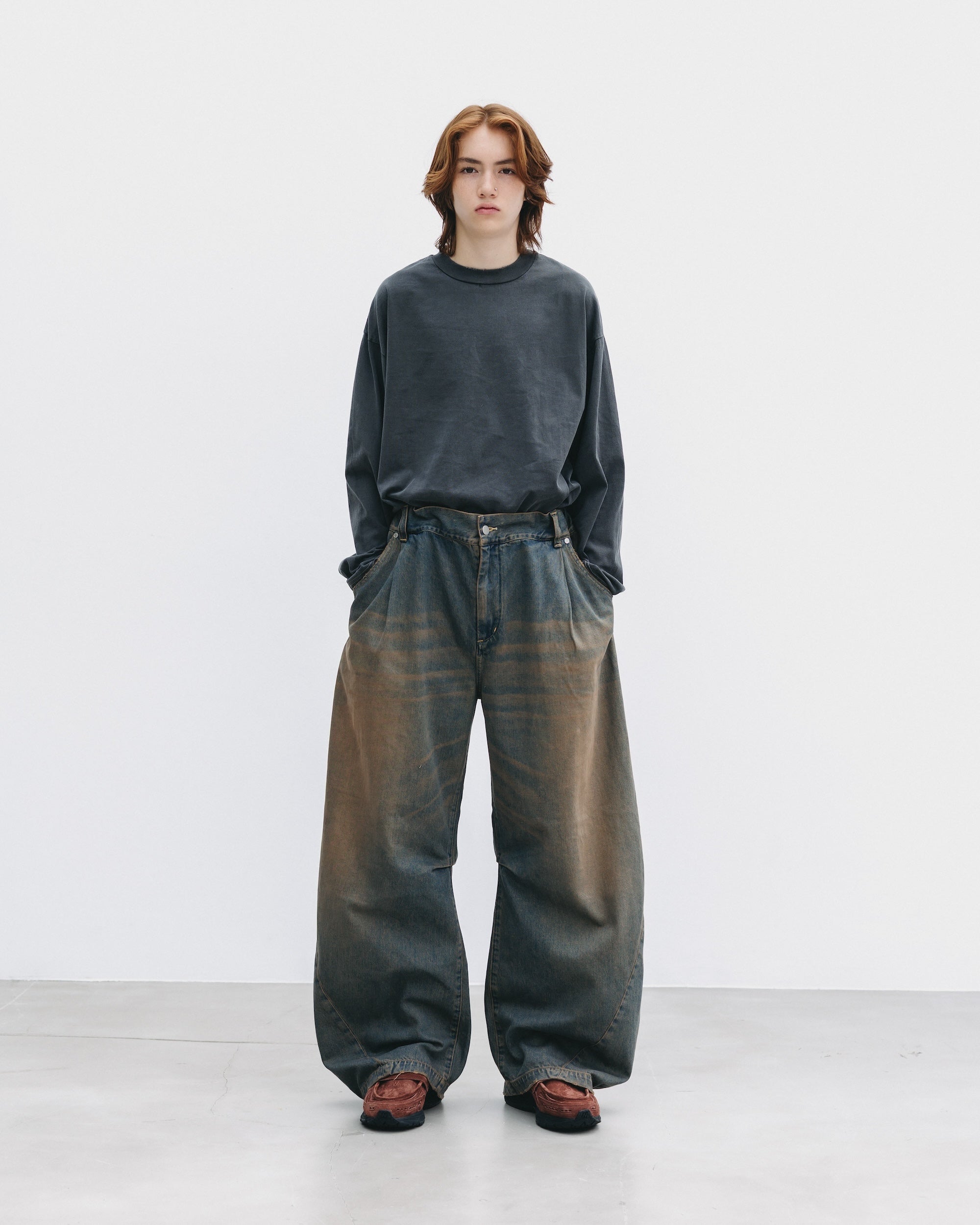 【10.1 WED 20:00- IN STOCK】VINTAGE DYED SELVEDGE DENIM BARREL LEG PANTS (VINTAGE BROWN)