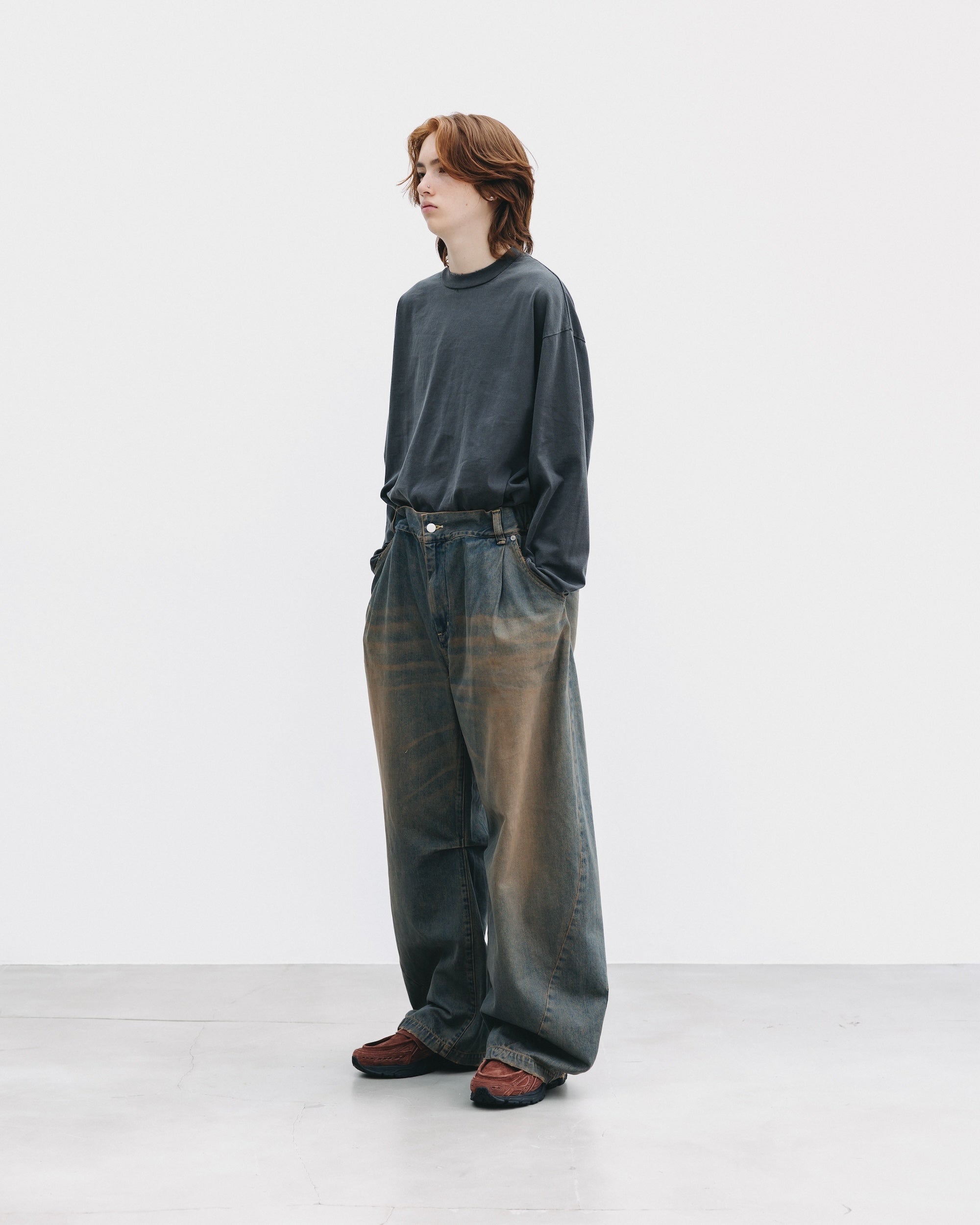 【10.1 WED 20:00- IN STOCK】VINTAGE DYED SELVEDGE DENIM BARREL LEG PANTS (VINTAGE BROWN)