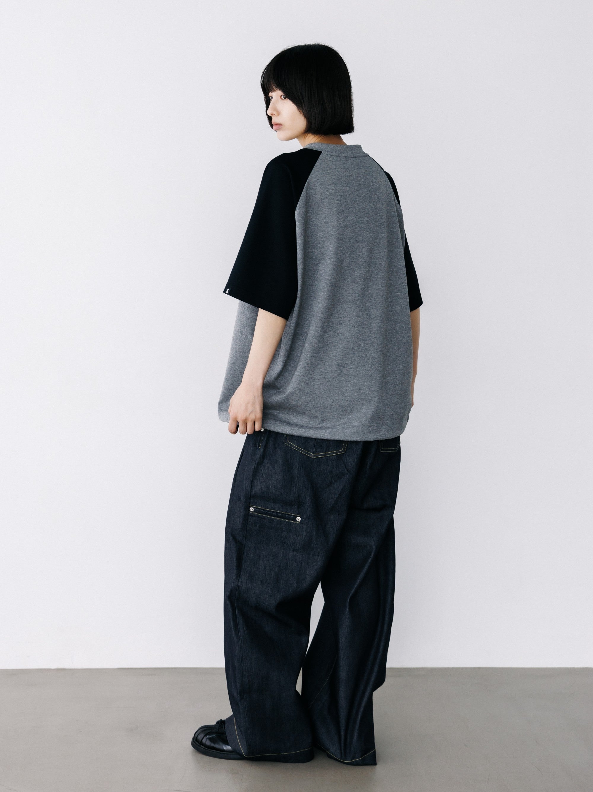 【8.19 WED 20:00- IN STOCK】RAGLAN HENLEY NECK S/S T-SHIRT WITH DRAWSTRINGS (GRAY×BLACK)