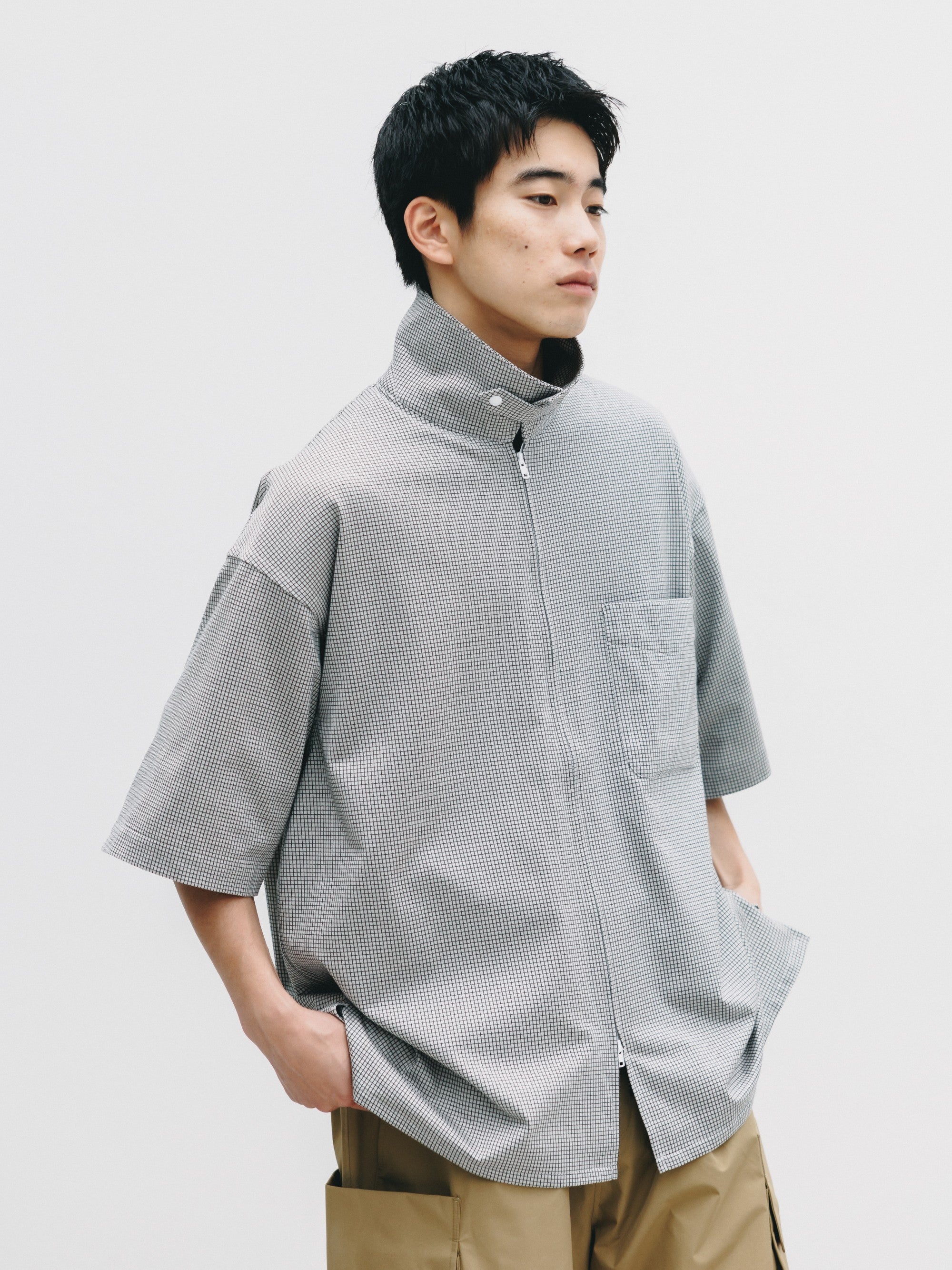 【7.8 WED 20:00- IN STOCK】MINI GRID CHECK 36G KNIT EVERYDAY ZIP UP S/S SHIRT (WHITE×BLACK)