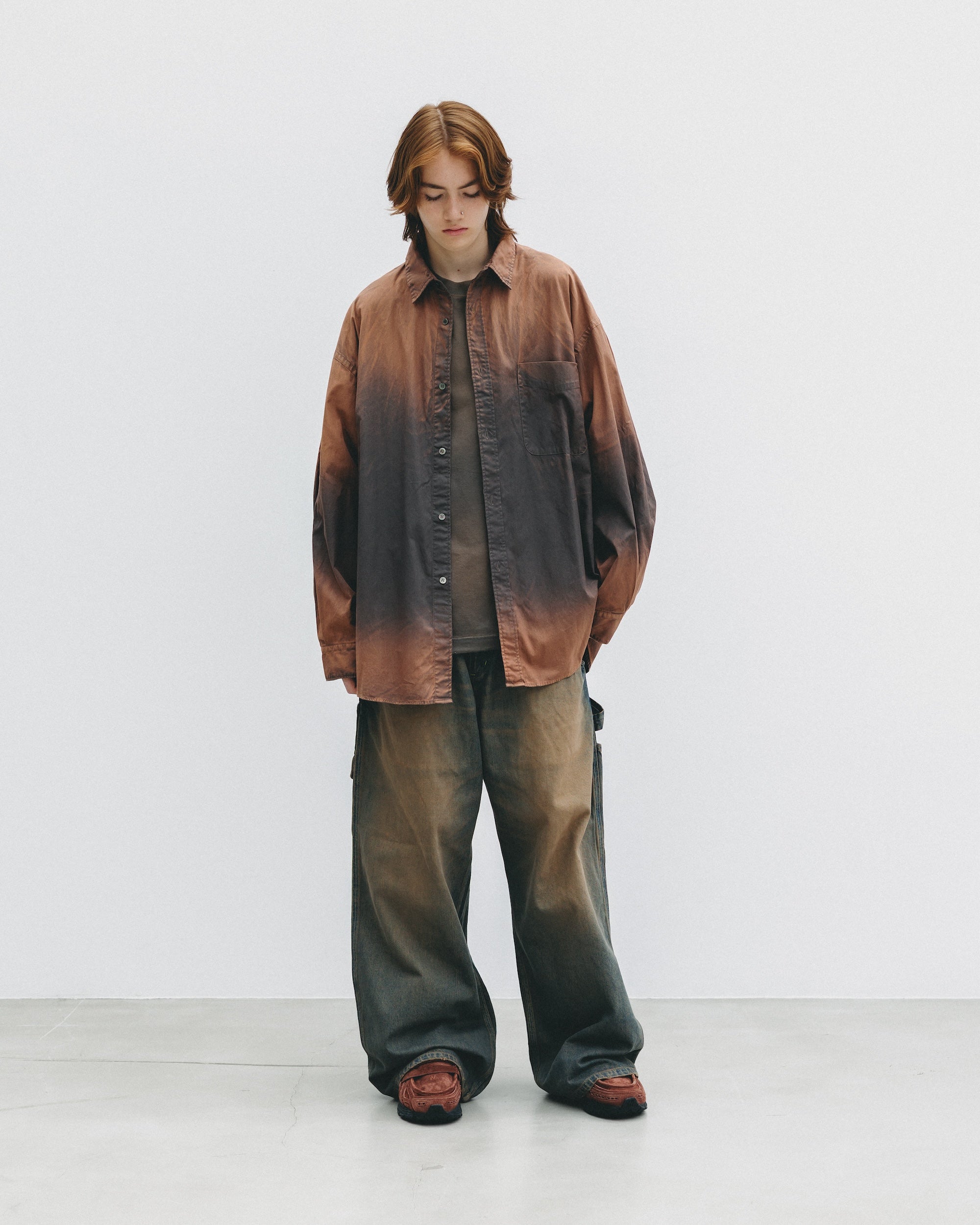 【10.1 WED 20:00- IN STOCK】GRADATION DYED CLASSIC CITY L/S SHIRT (BROWN)