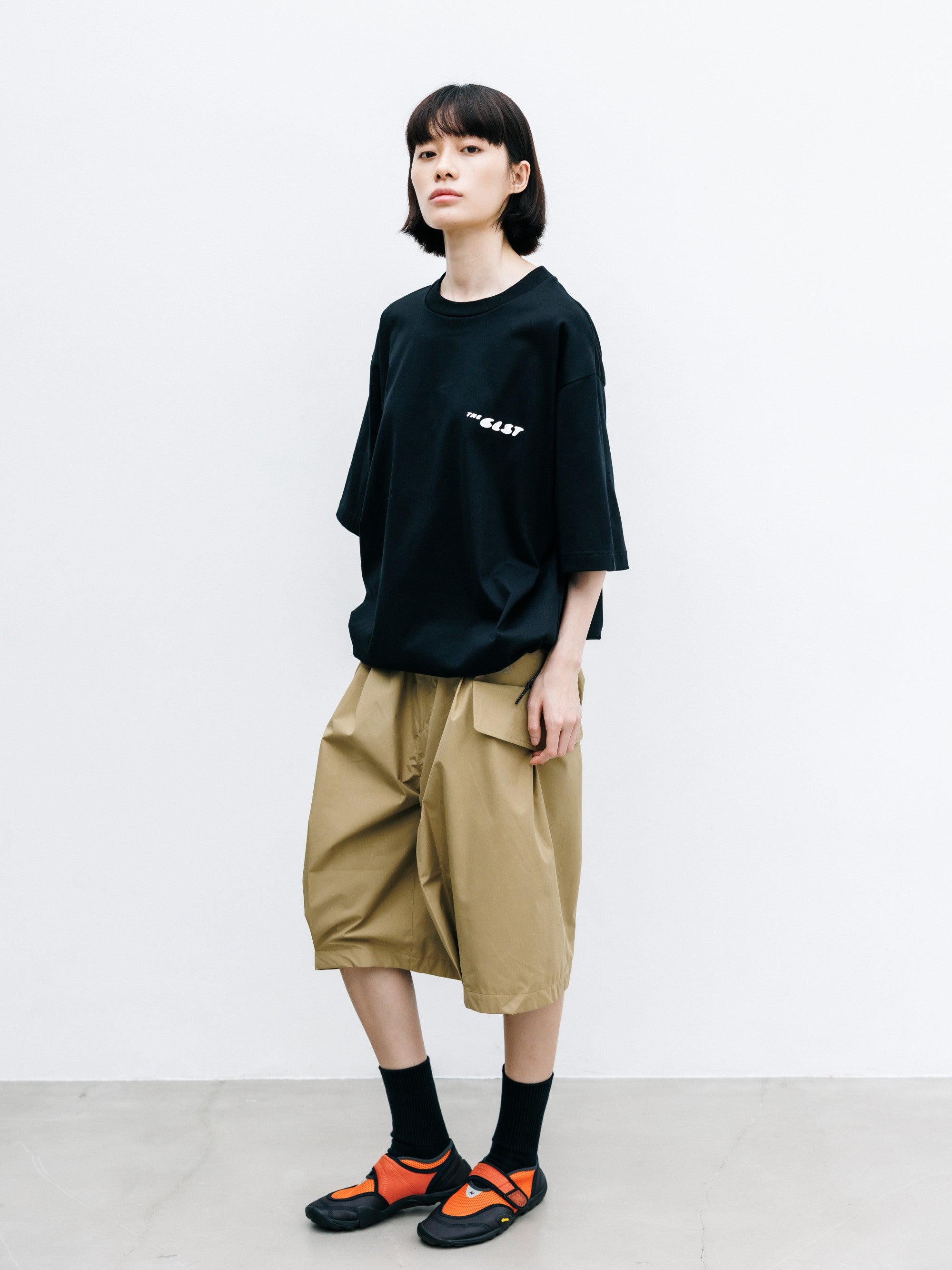 【8.12 WED 20:00- IN STOCK】+phenix WINDSTOPPER® by GORE-TEX LABS CITY FLAP WIDE BALLOON HALF PANTS (CAMEL BEIGE)