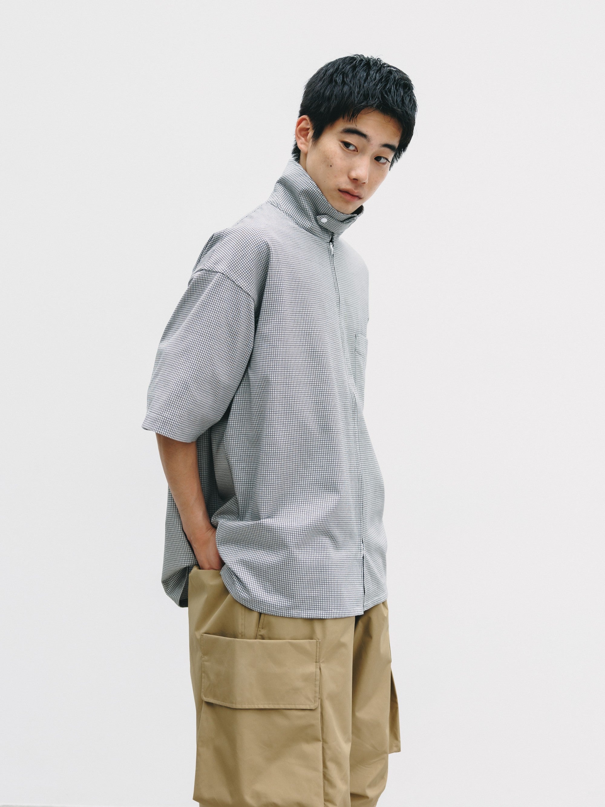 【7.8 WED 20:00- IN STOCK】MINI GRID CHECK 36G KNIT EVERYDAY ZIP UP S/S SHIRT (WHITE×BLACK)