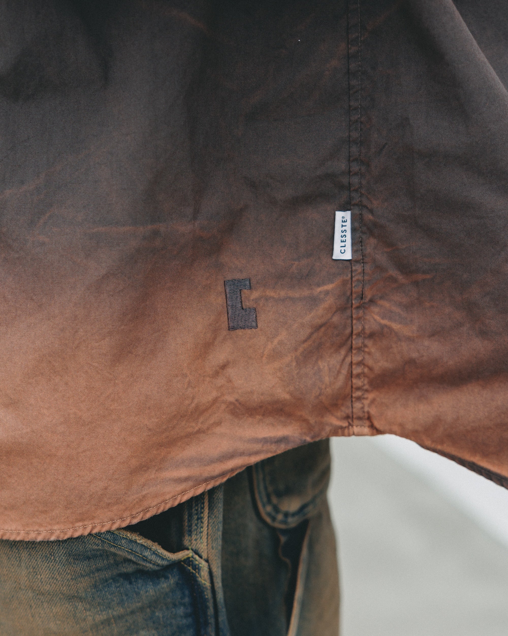【10.1 WED 20:00- IN STOCK】GRADATION DYED CLASSIC CITY L/S SHIRT (BROWN)