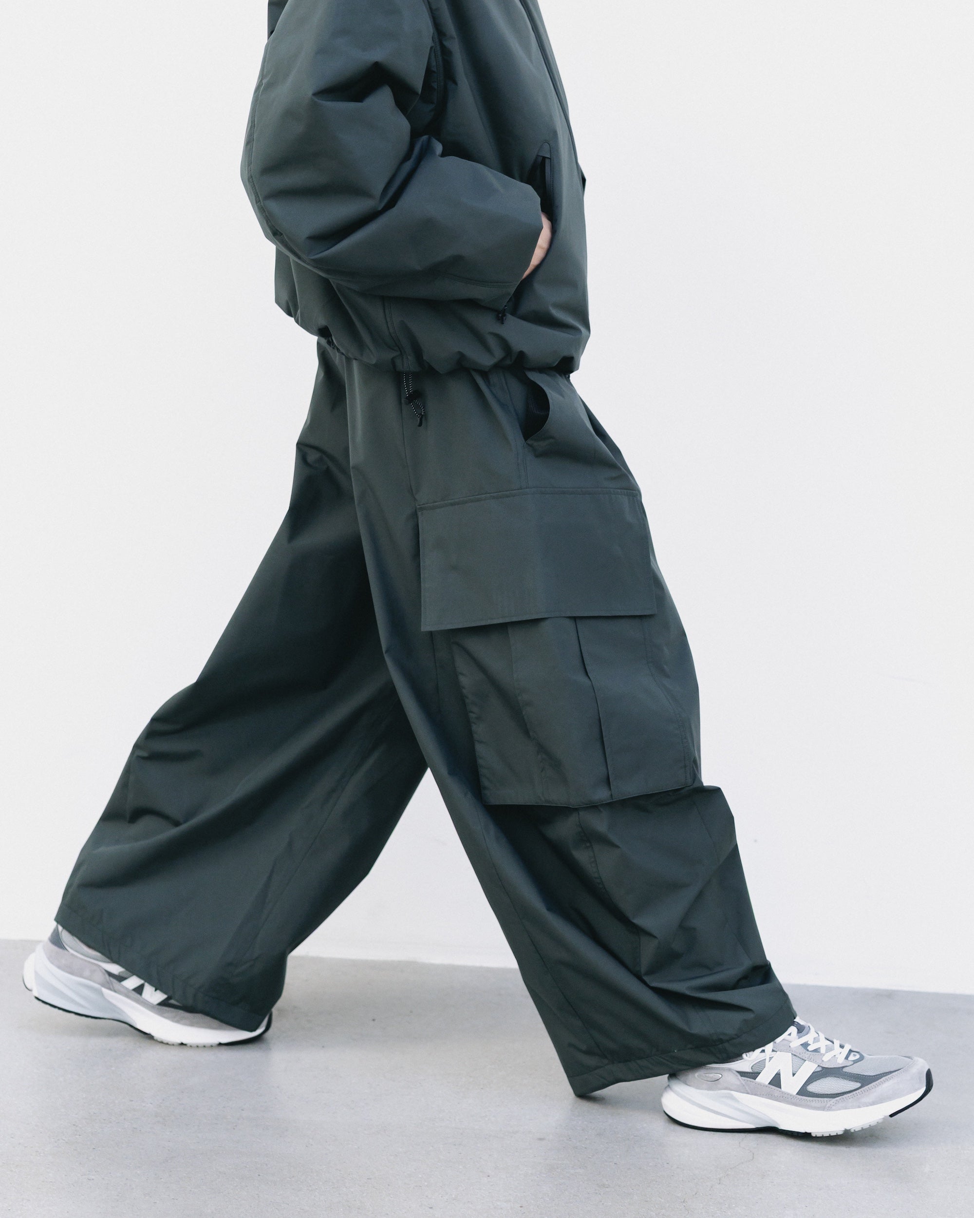 【7.1 WED 20:00- IN STOCK】+phenix WINDSTOPPER® by GORE-TEX LABS CITY MEGA POCKET BALLOON CARGO PANTS (ASPHALT GRAY)