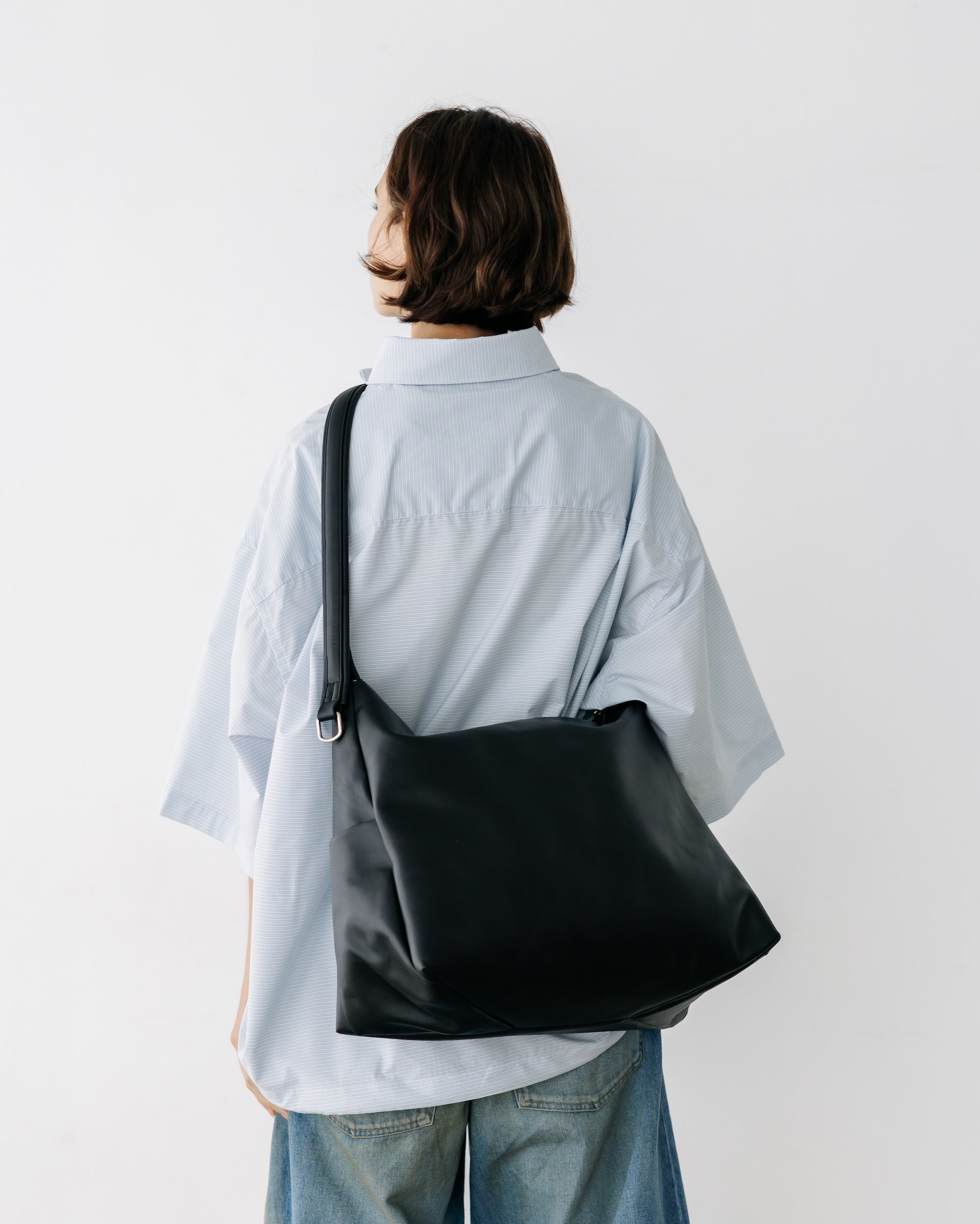 LEATHER NOMAD BAG
