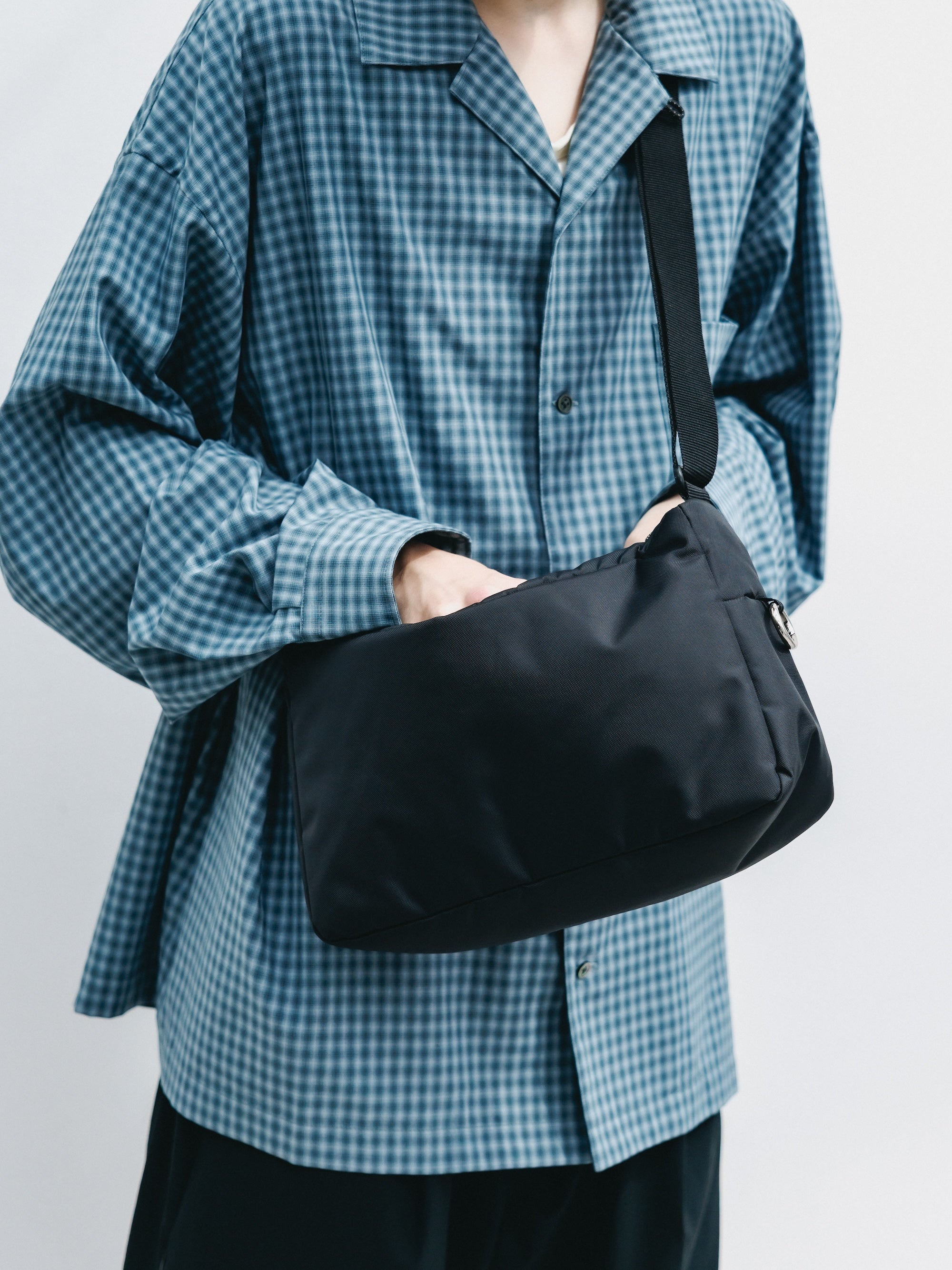 5.2 SAT 20:00- IN STOCK】HOLIDAY BAG MINI