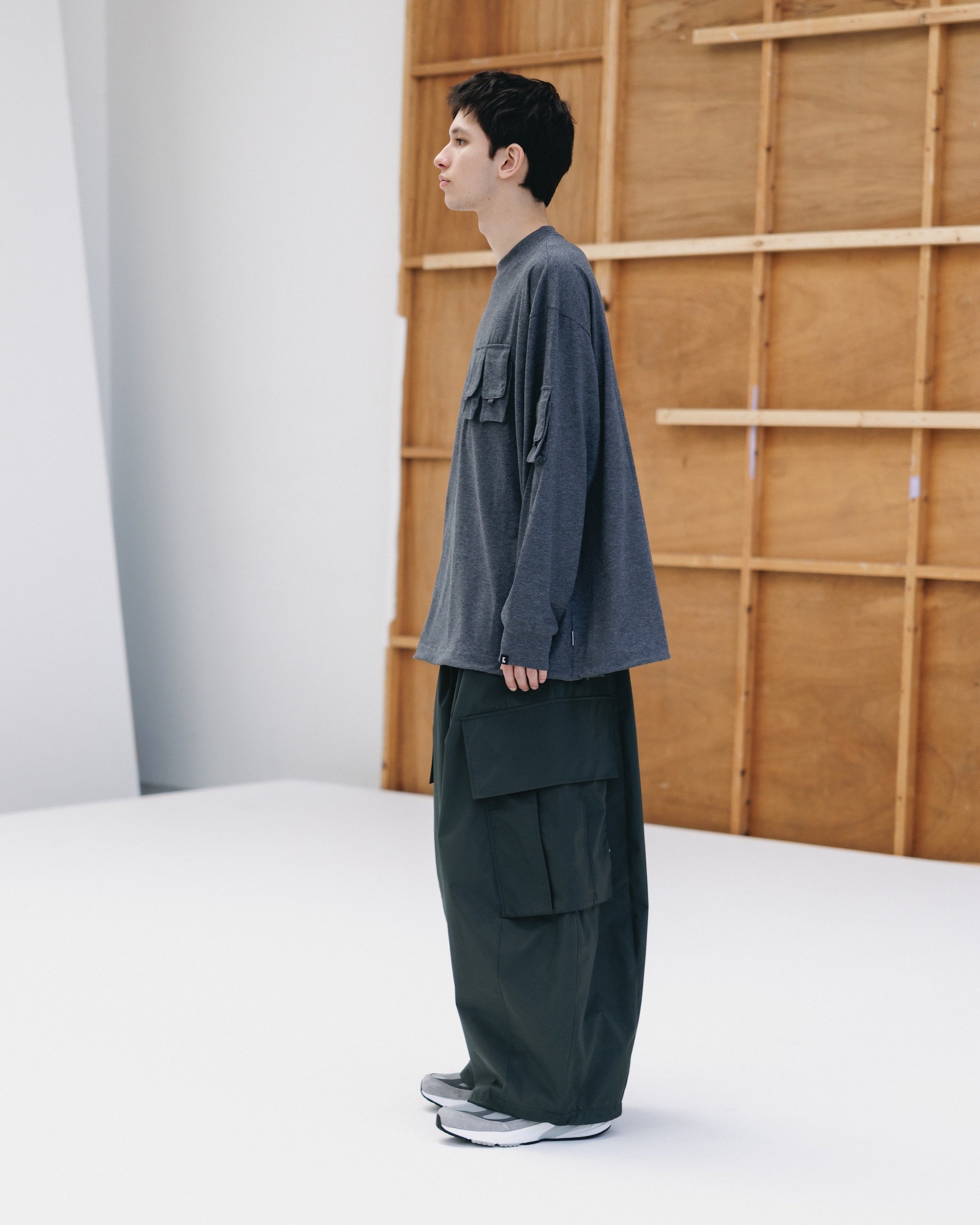 【1.31 SAT 20:00- IN STOCK】MULTI POCKET L/S T-SHIRT (CHARCOAL)