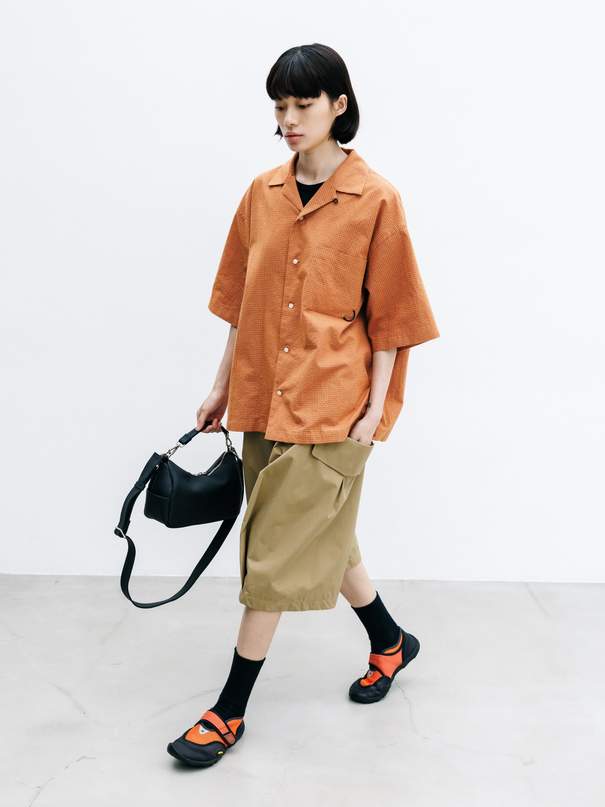 【8.12 WED 20:00- IN STOCK】+phenix WINDSTOPPER® by GORE-TEX LABS CITY FLAP WIDE BALLOON HALF PANTS (CAMEL BEIGE)