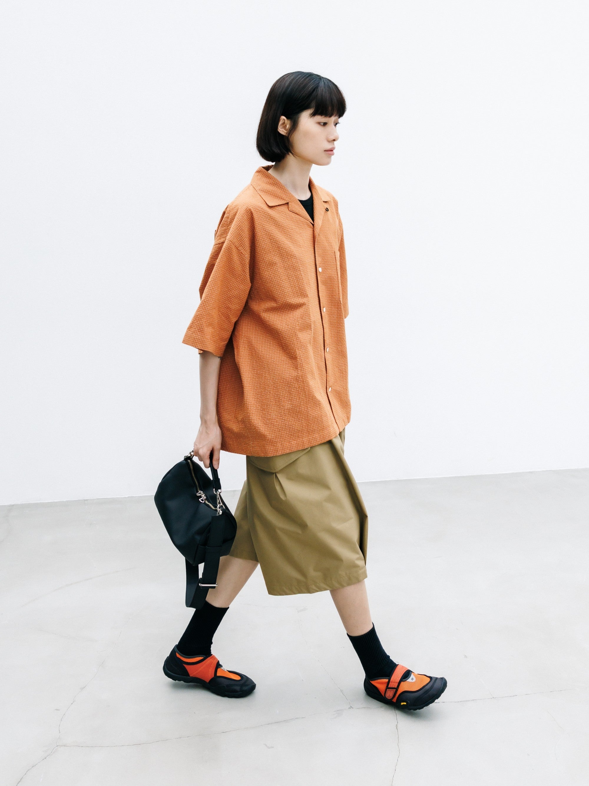 【8.15 SAT 20:00- IN STOCK】GRAIN LEATHER DAYOFF BAG MINI (BLACK)