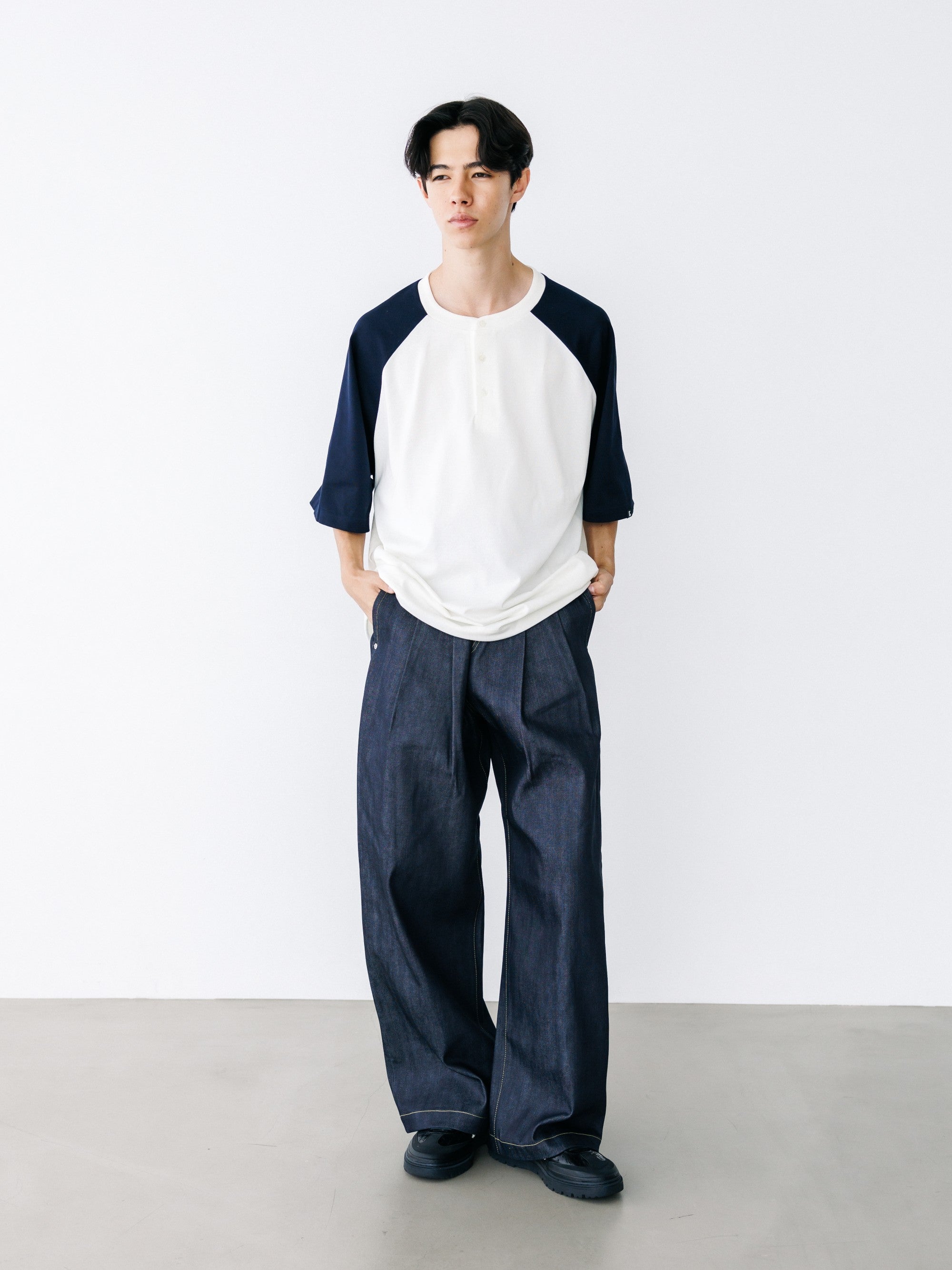 【8.19 WED 20:00- IN STOCK】RAGLAN HENLEY NECK S/S T-SHIRT WITH DRAWSTRINGS (WHITE×NAVY)