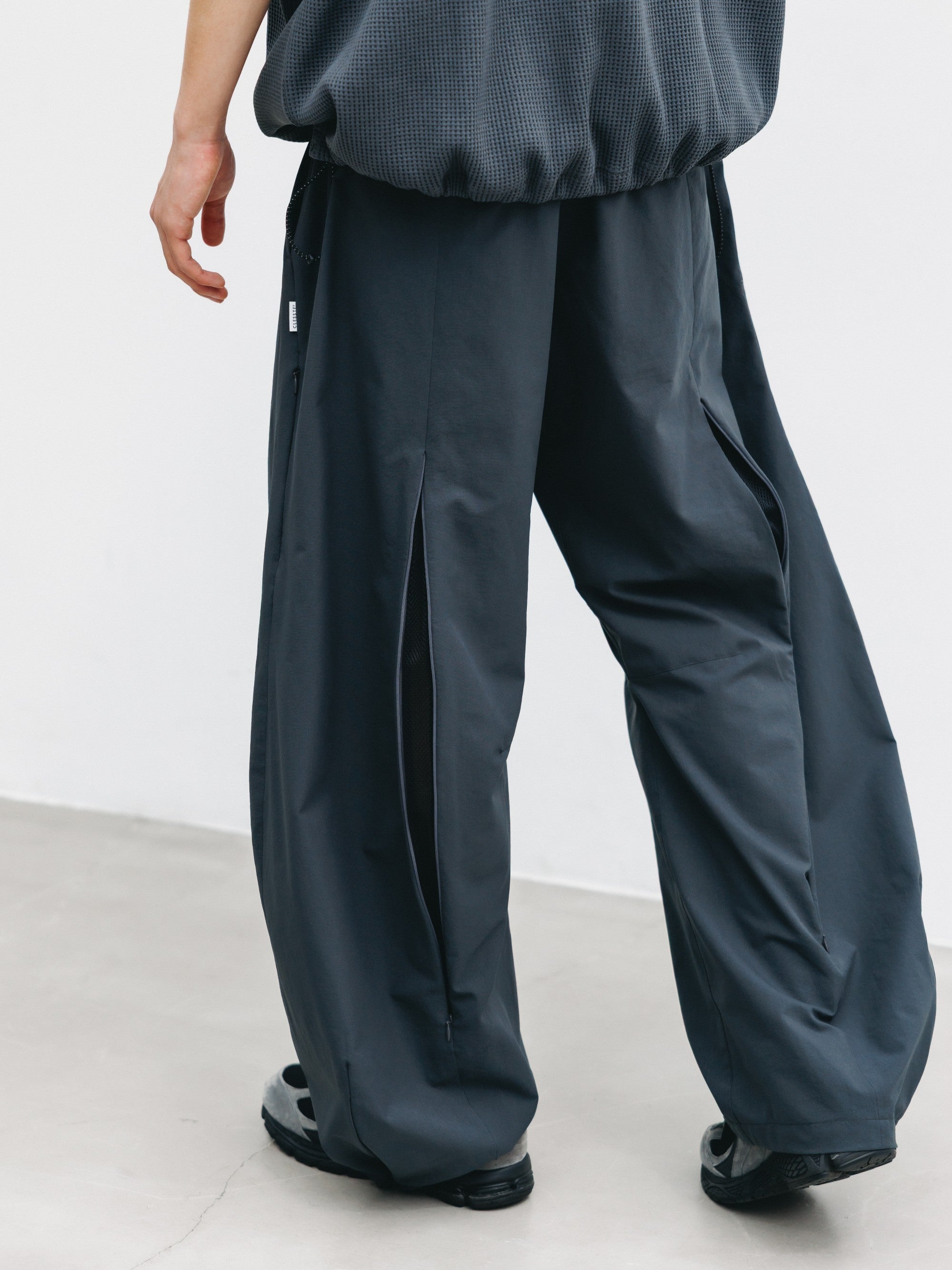 【6.3 WED 20:00- IN STOCK】COOLDOTS® CITY BARREL LEG PANTS（GRAY）