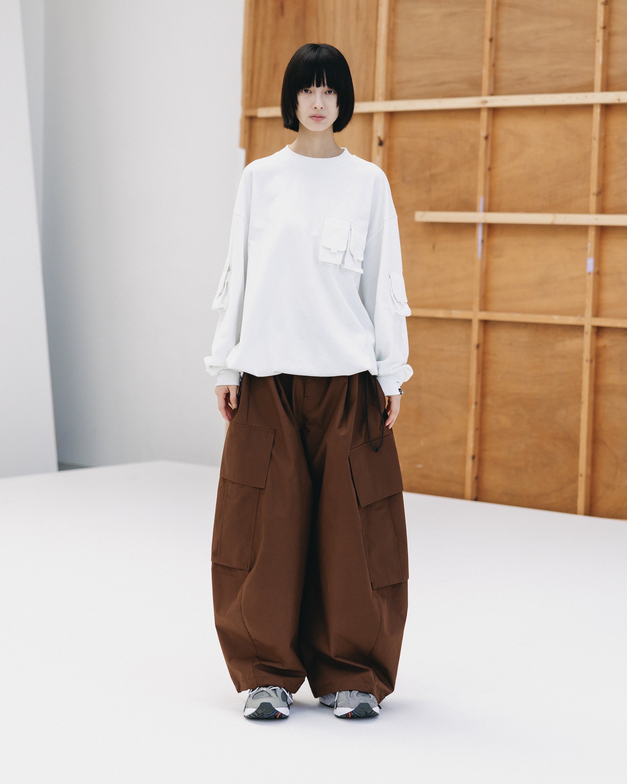 MULTI POCKET L/S T-SHIRT (WHITE)