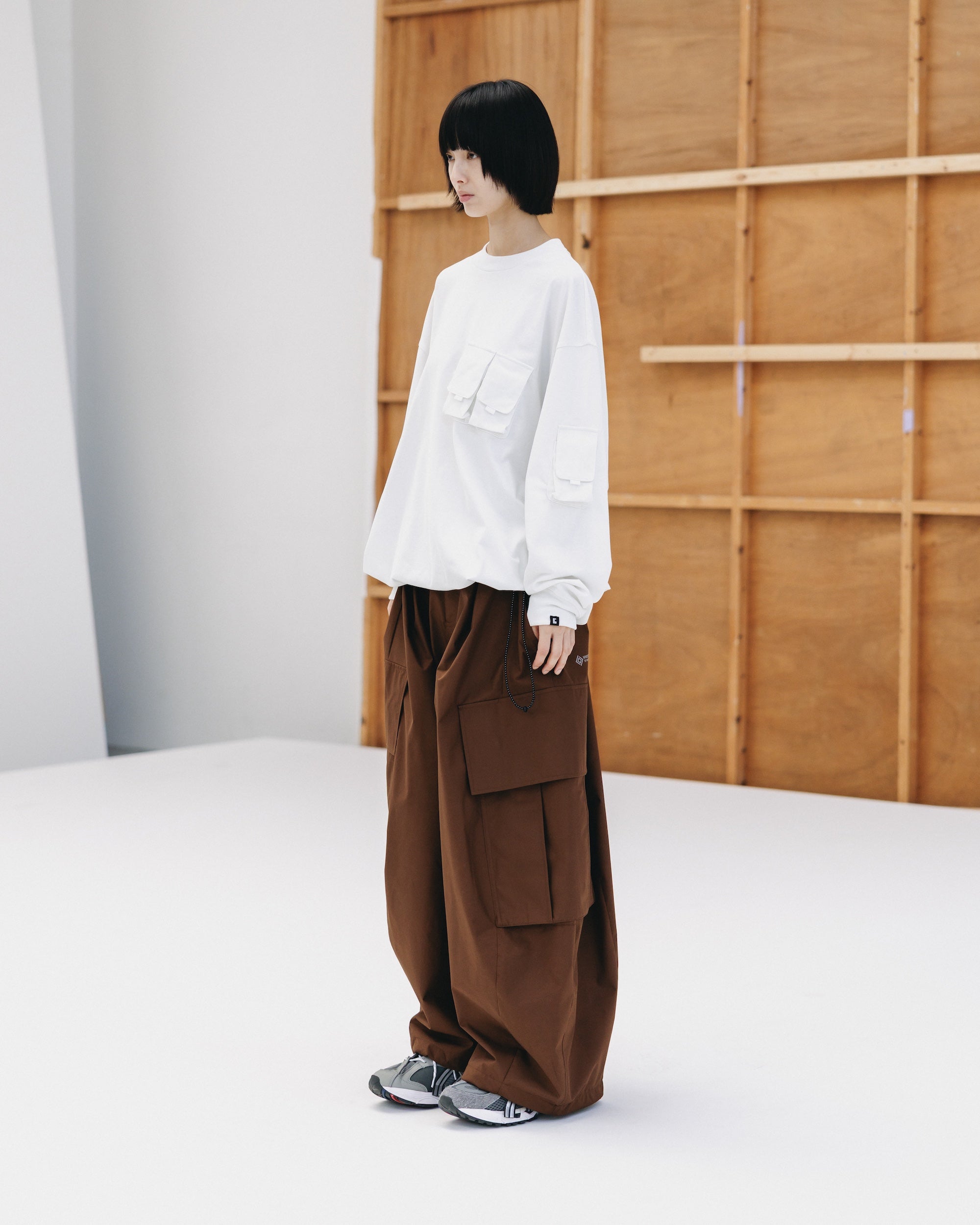 MULTI POCKET L/S T-SHIRT (WHITE)