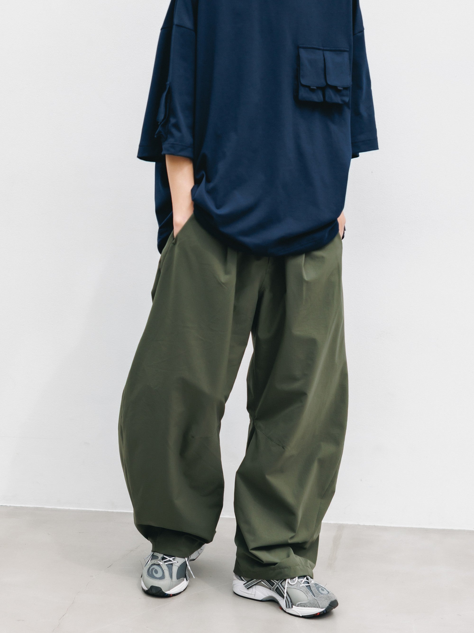 【6.3 WED 20:00- IN STOCK】COOLDOTS® CITY BARREL LEG PANTS（OLIVE）
