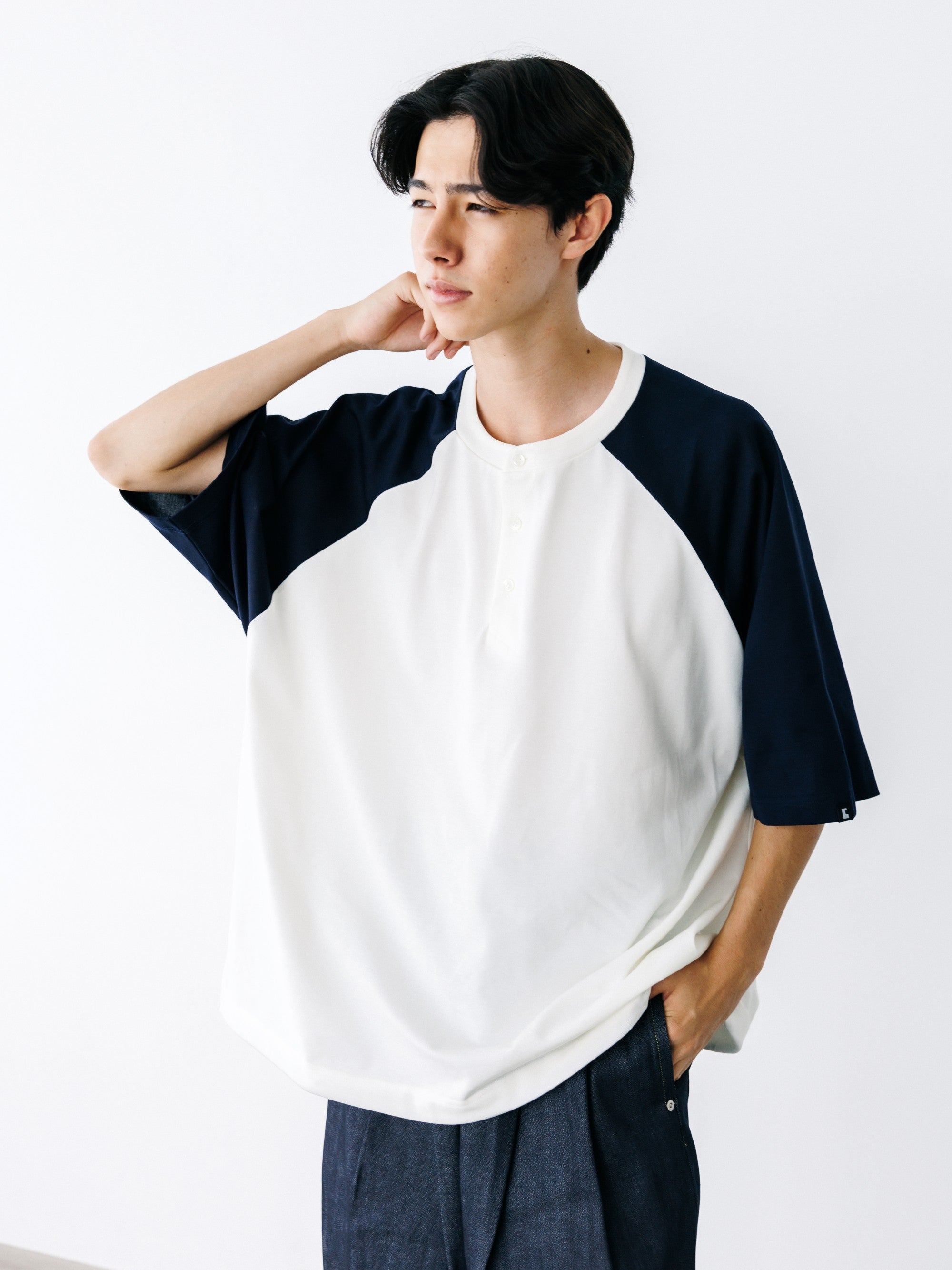 【8.19 WED 20:00- IN STOCK】RAGLAN HENLEY NECK S/S T-SHIRT WITH DRAWSTRINGS (WHITE×NAVY)