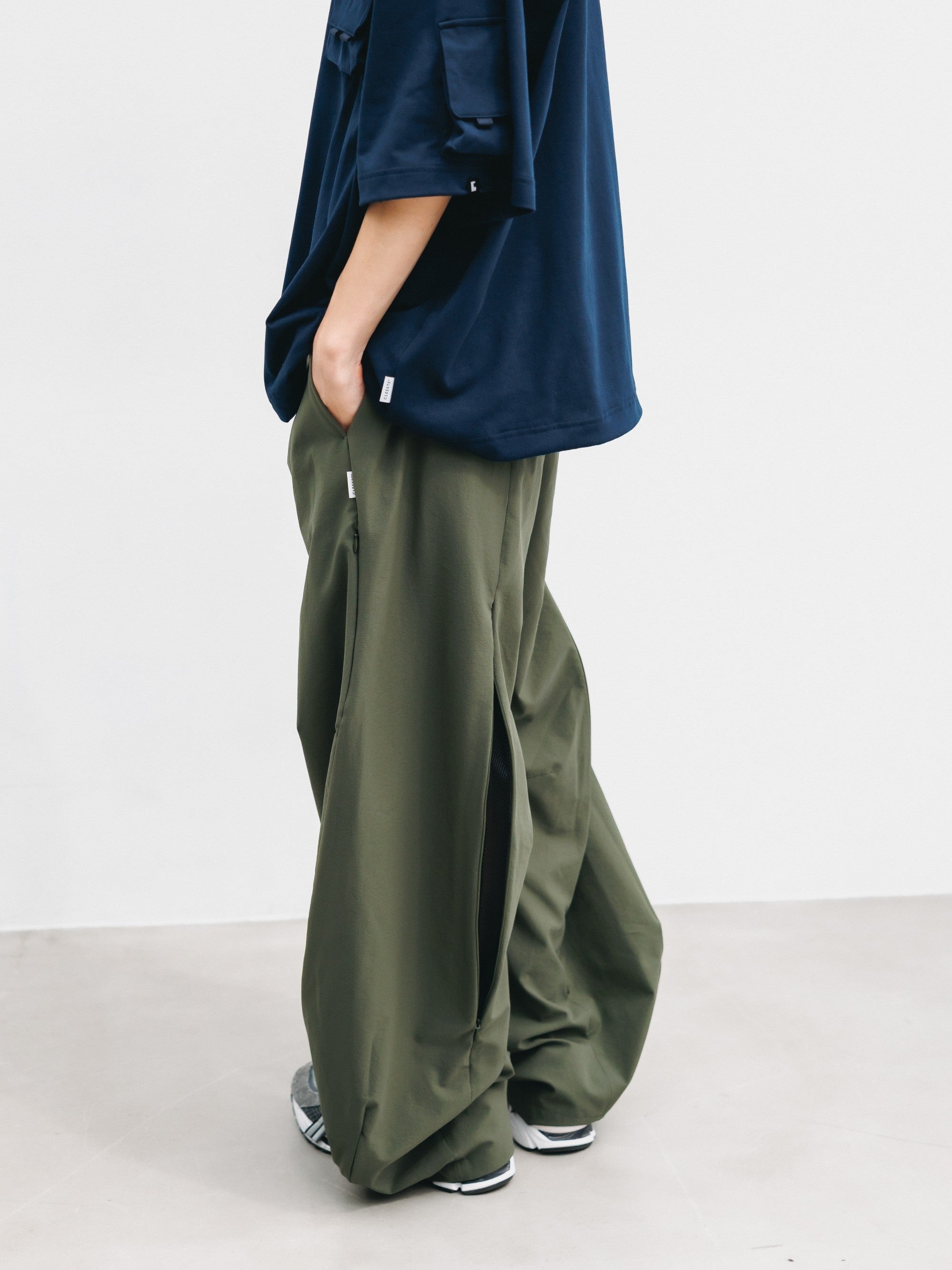 【6.3 WED 20:00- IN STOCK】COOLDOTS® CITY BARREL LEG PANTS（OLIVE）