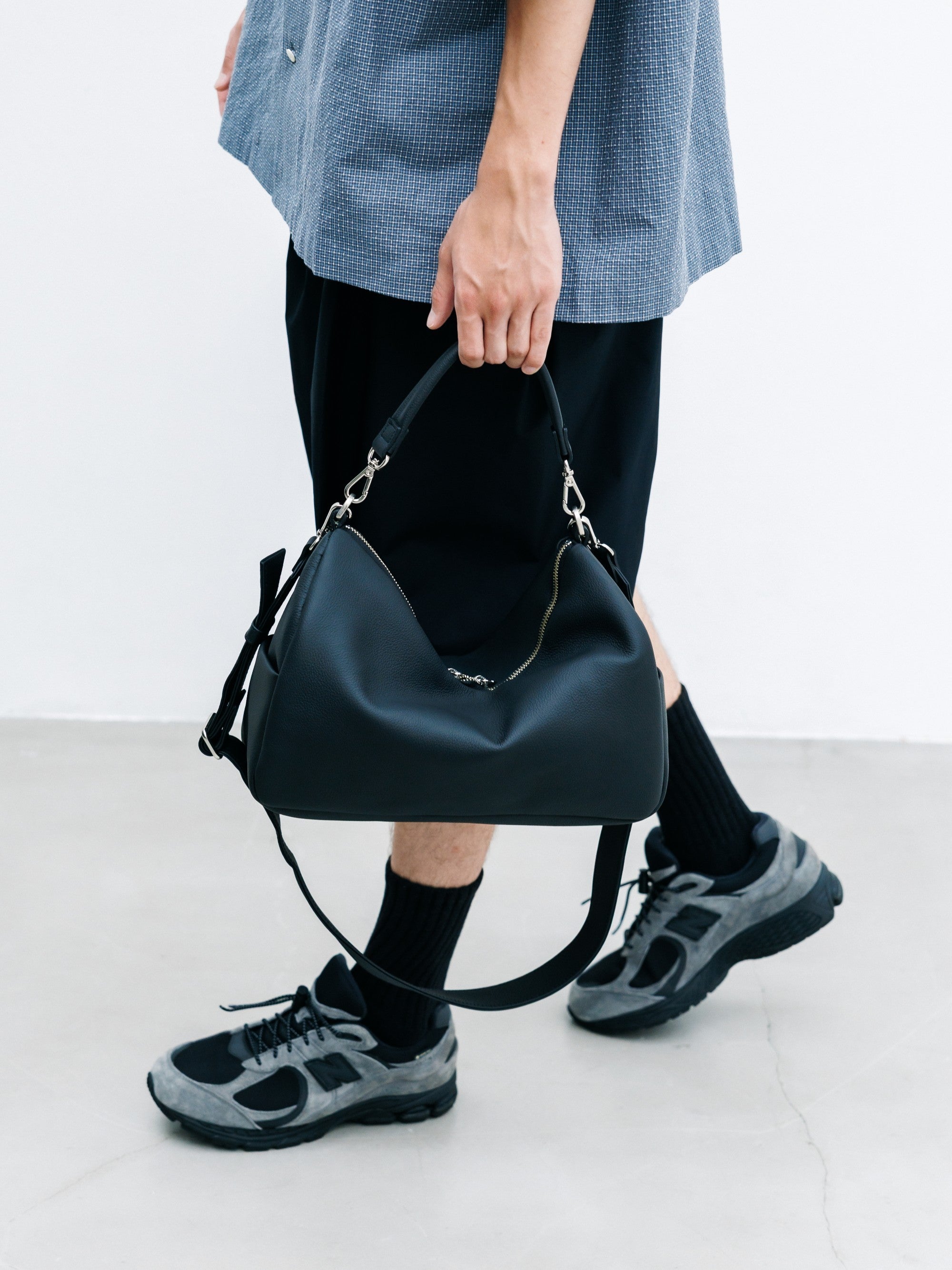 【8.15 SAT 20:00- IN STOCK】GRAIN LEATHER DAYOFF BAG (BLACK)
