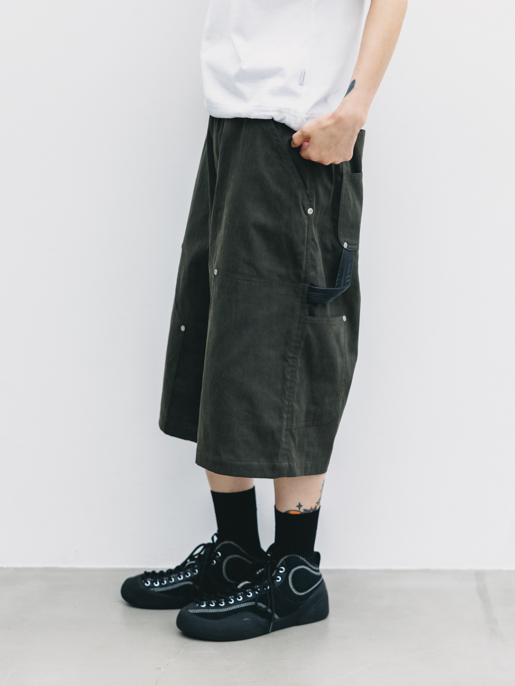 【7.4 SAT 20:00- IN STOCK】VINTAGE EFFECT DOUBLE KNEE WORKER BAGGY HALF PANTS (BLACK)