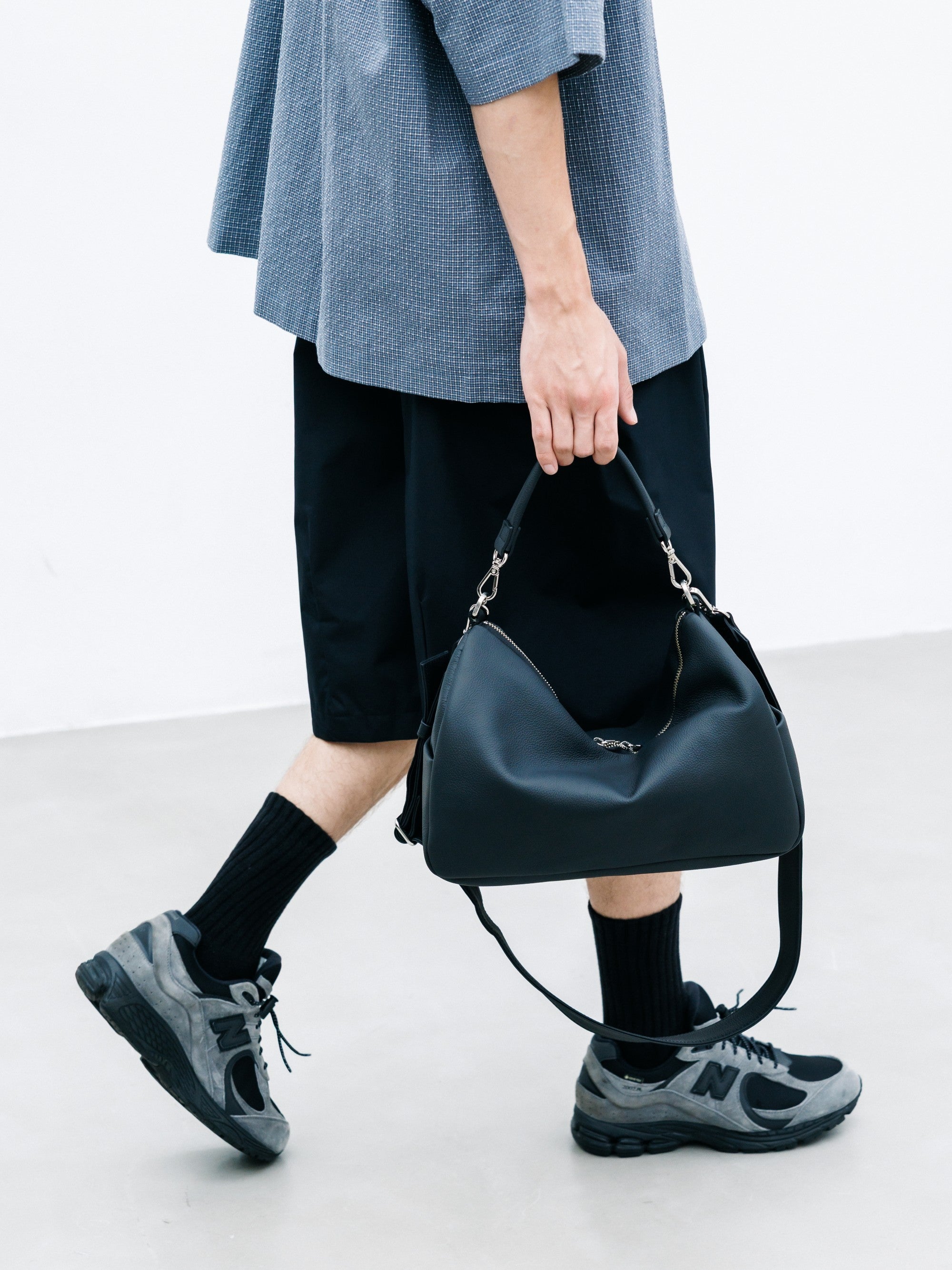 【8.15 SAT 20:00- IN STOCK】GRAIN LEATHER DAYOFF BAG (BLACK)