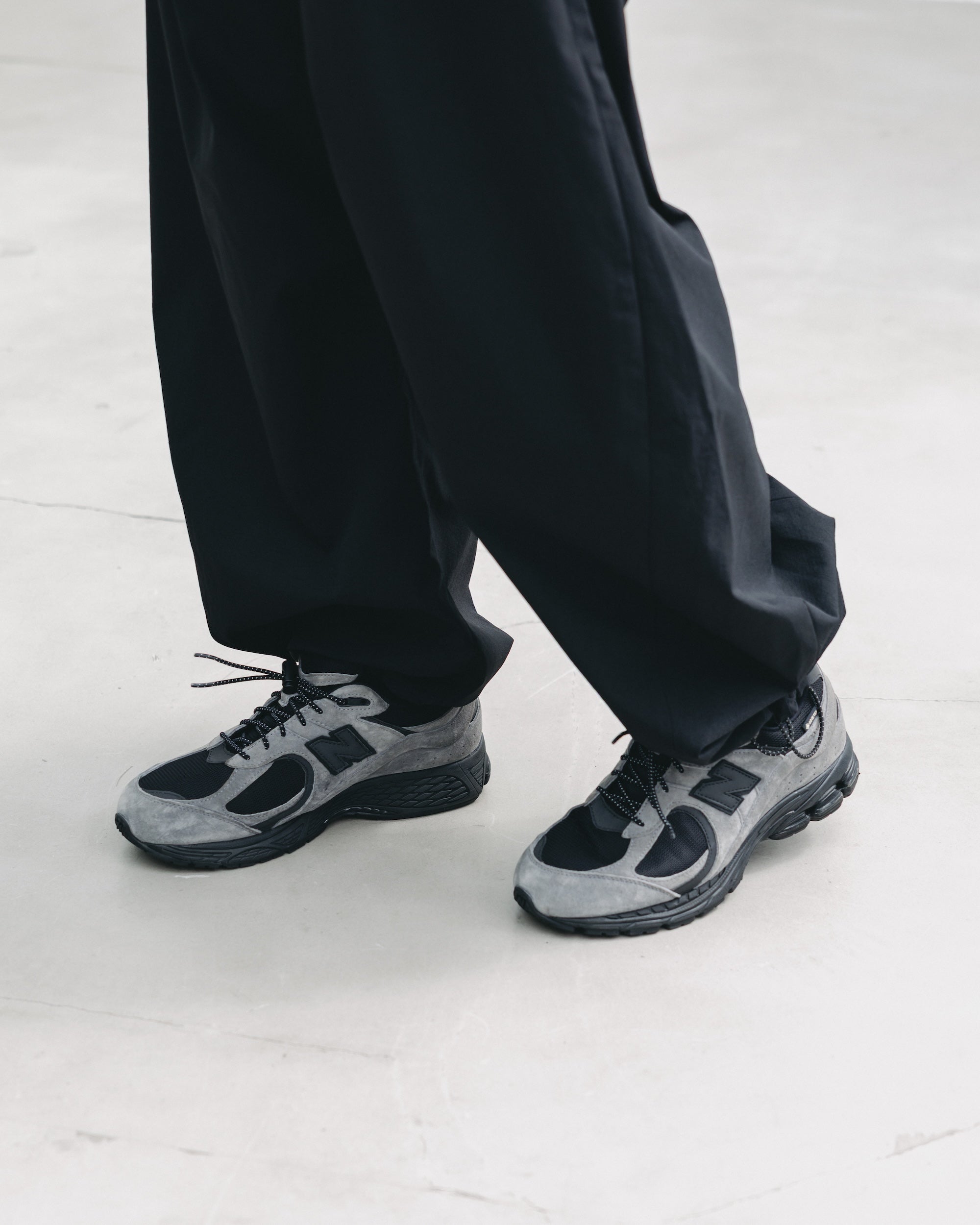 【9.20 SAT 20:00- IN STOCK】CITY UNIFORM BARREL LEG EASY PANTS (BLACK)