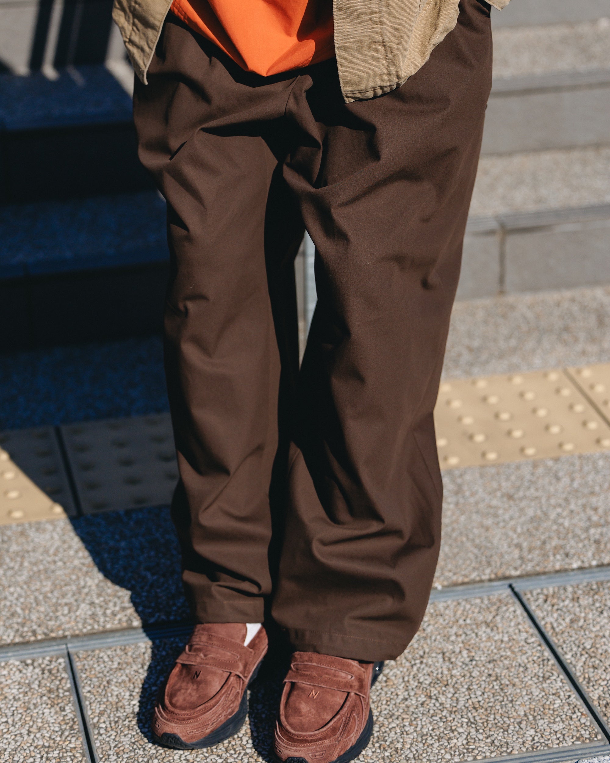 【2.4 WED 20:00- IN STOCK】T/C GABARDINE CITY UNIFORM WIDE TAPERED PANTS(BROWN)