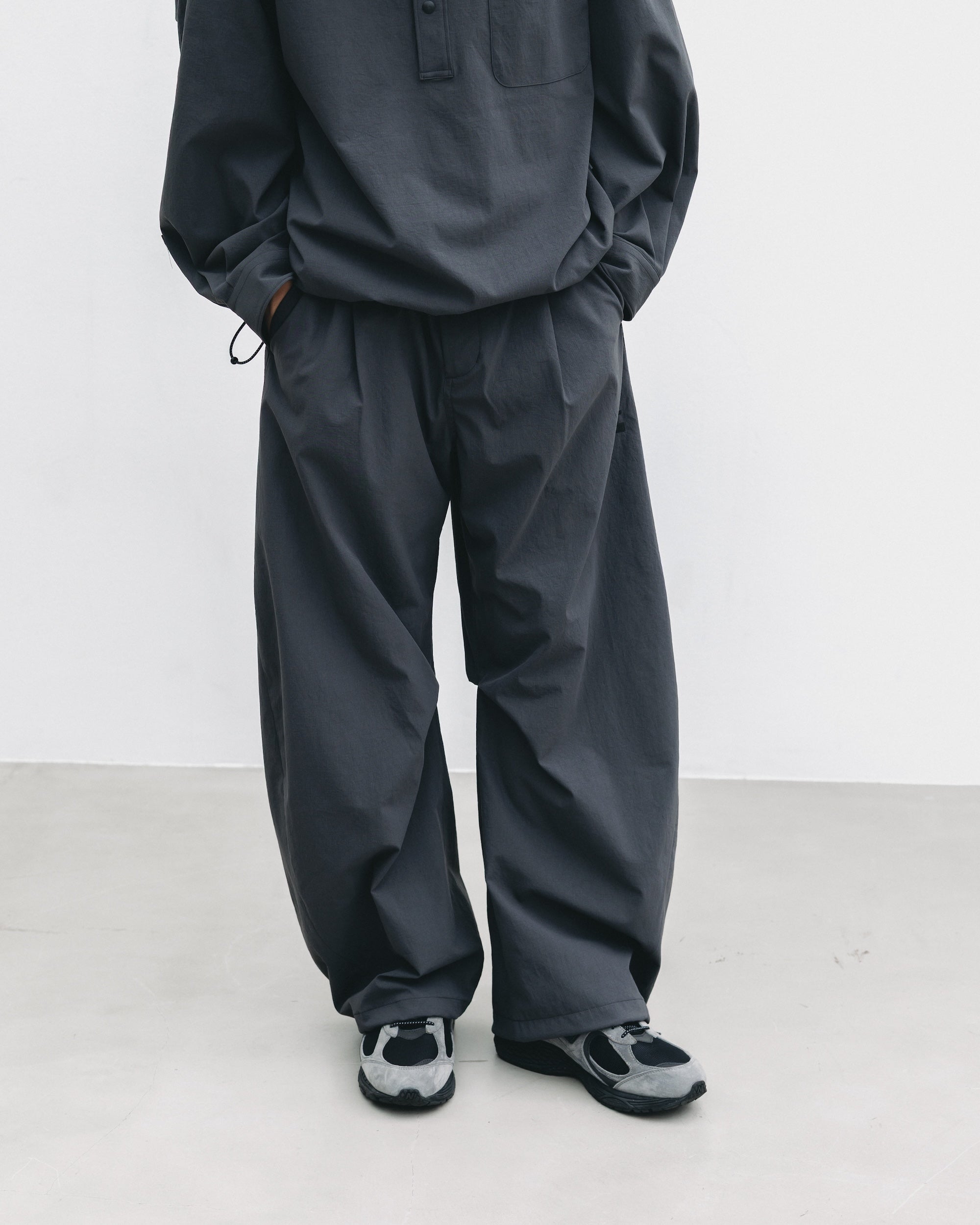 【9.20 SAT 20:00- IN STOCK】CITY UNIFORM BARREL LEG EASY PANTS (GRAY)