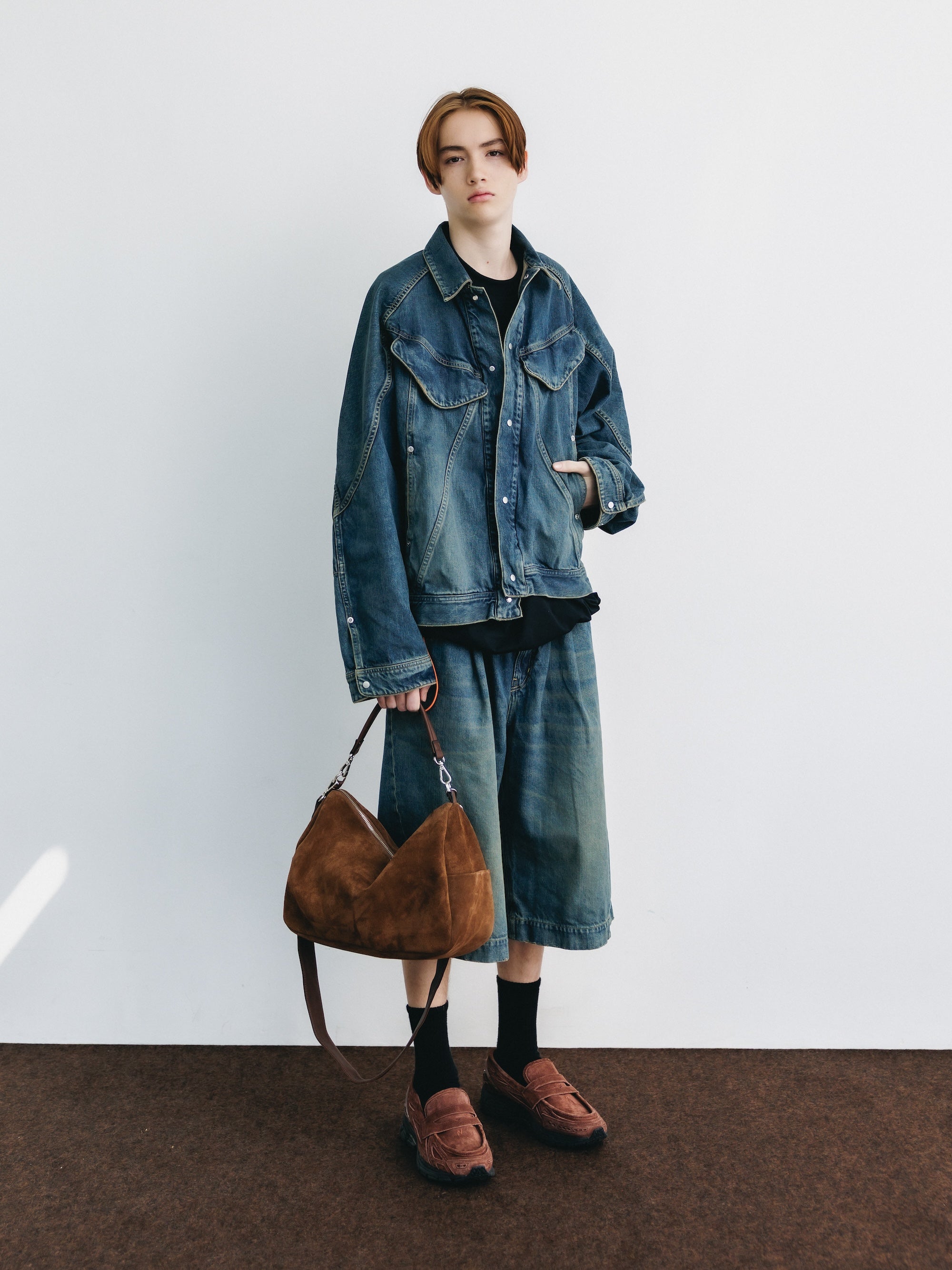 SUEDE DAYOFF BAG (BROWN)