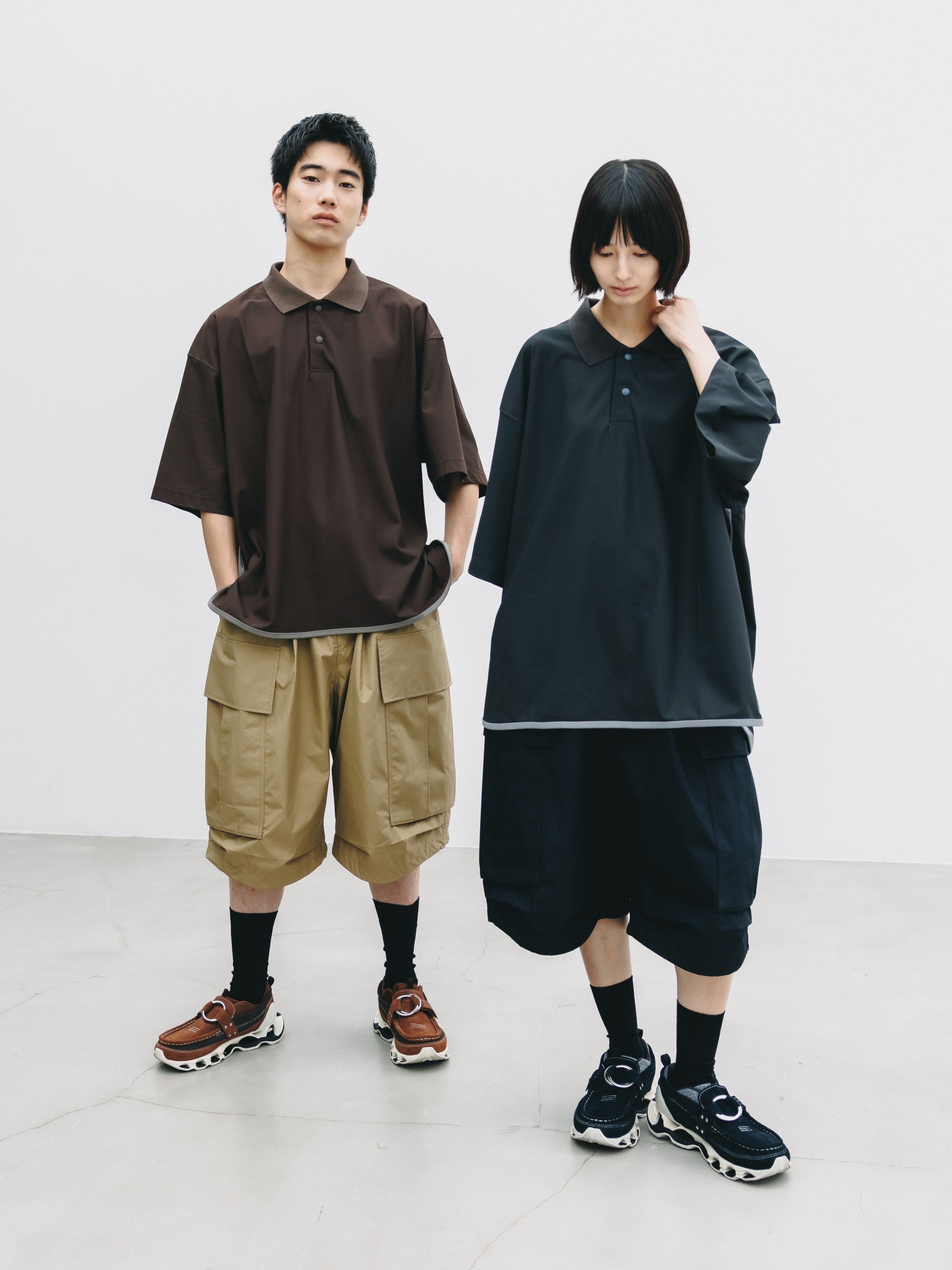 【6.24 WED 20:00- IN STOCK】TECH TEXTURED CITY S/S POLO (CHARCOAL GRAY)