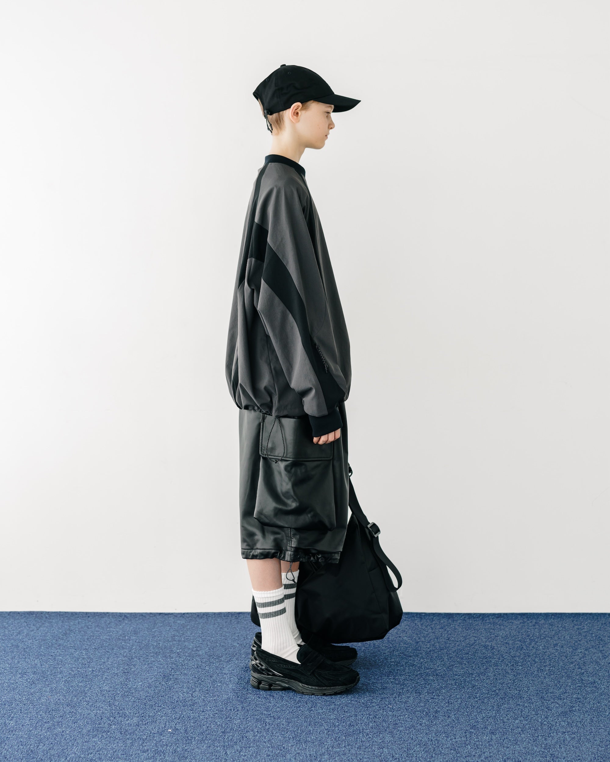 【5.3 SAT 20:00- IN STOCK】ACTIVE CITY PULLOVER (CHARCOAL×BLACK)