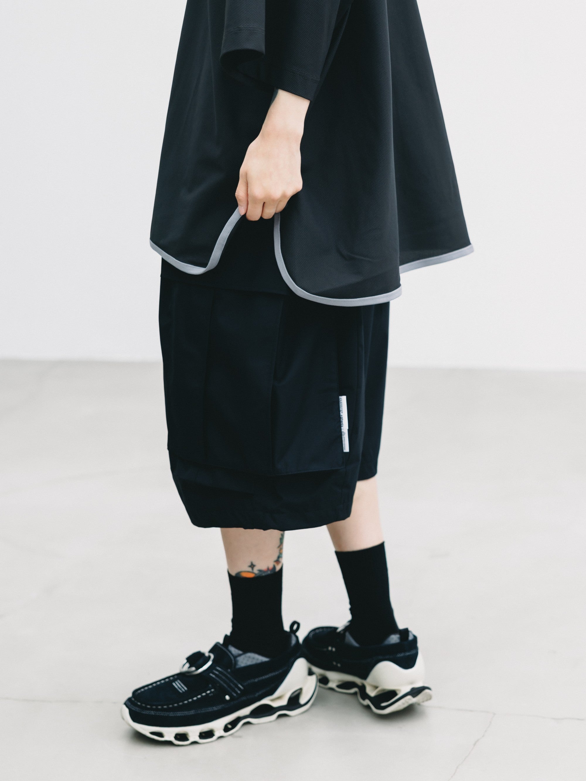 【7.18 SAT 20:00- IN STOCK】+phenix WINDSTOPPER® by GORE-TEX LABS CITY MEGA POCKET BALLOON CARGO HALF PANTS(BLACK)
