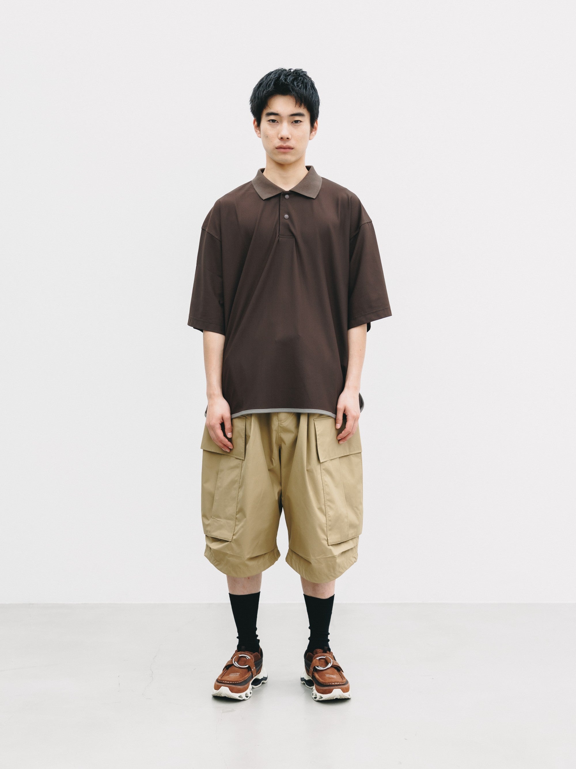 【6.24 WED 20:00- IN STOCK】TECH TEXTURED CITY S/S POLO (BROWN)