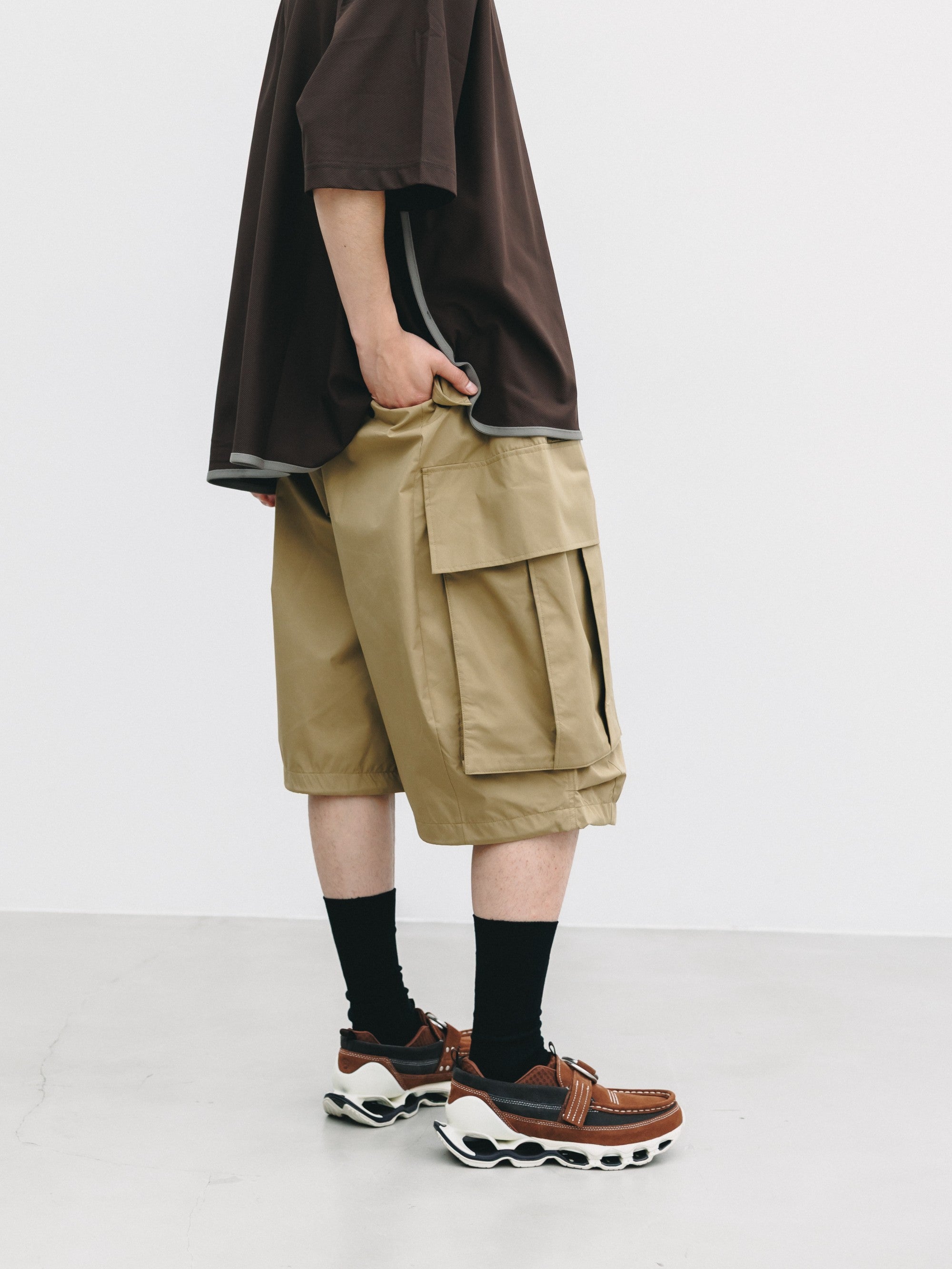 【7.18 SAT 20:00- IN STOCK】+PHENIX WINDSTOPPER® BY GORE-TEX LABS CITY MEGA POCKET BALLOON CARGO HALF PANTS (CAMEL BEIGE)
