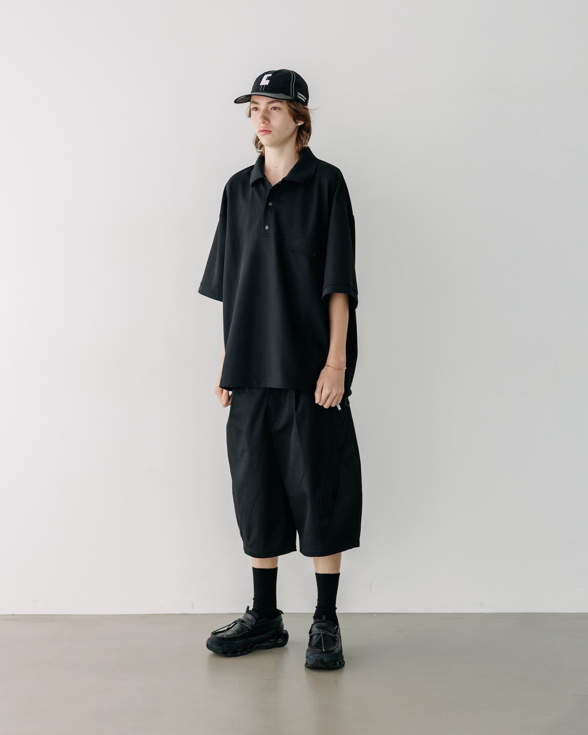 【8.23 SAT 20:00- IN STOCK】FUTURE MASSIVE TWISTED HALF PANTS (BLACK)