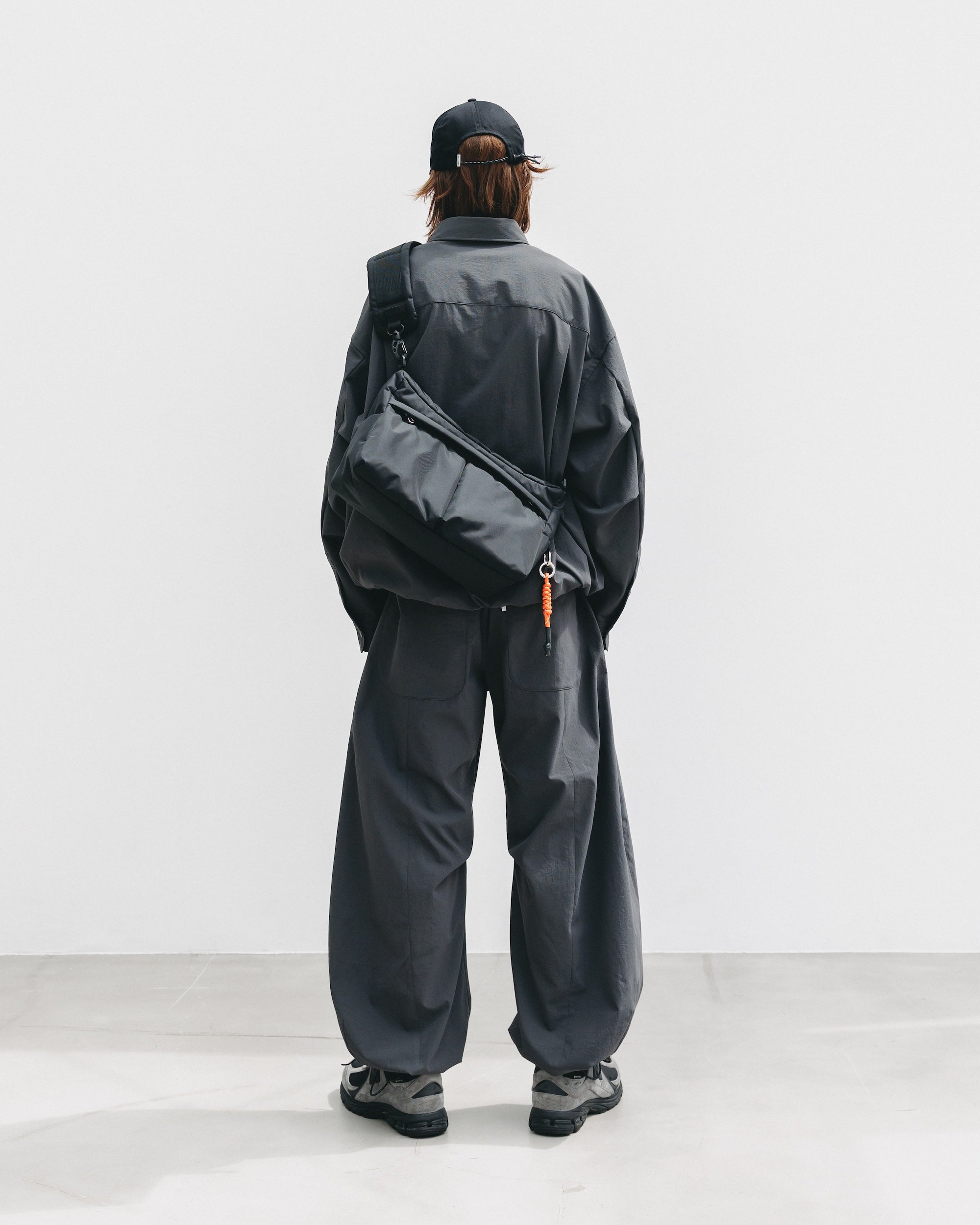 5.13 WED 20:00- IN STOCK】MULTI POCKET HOLIDAY BAG