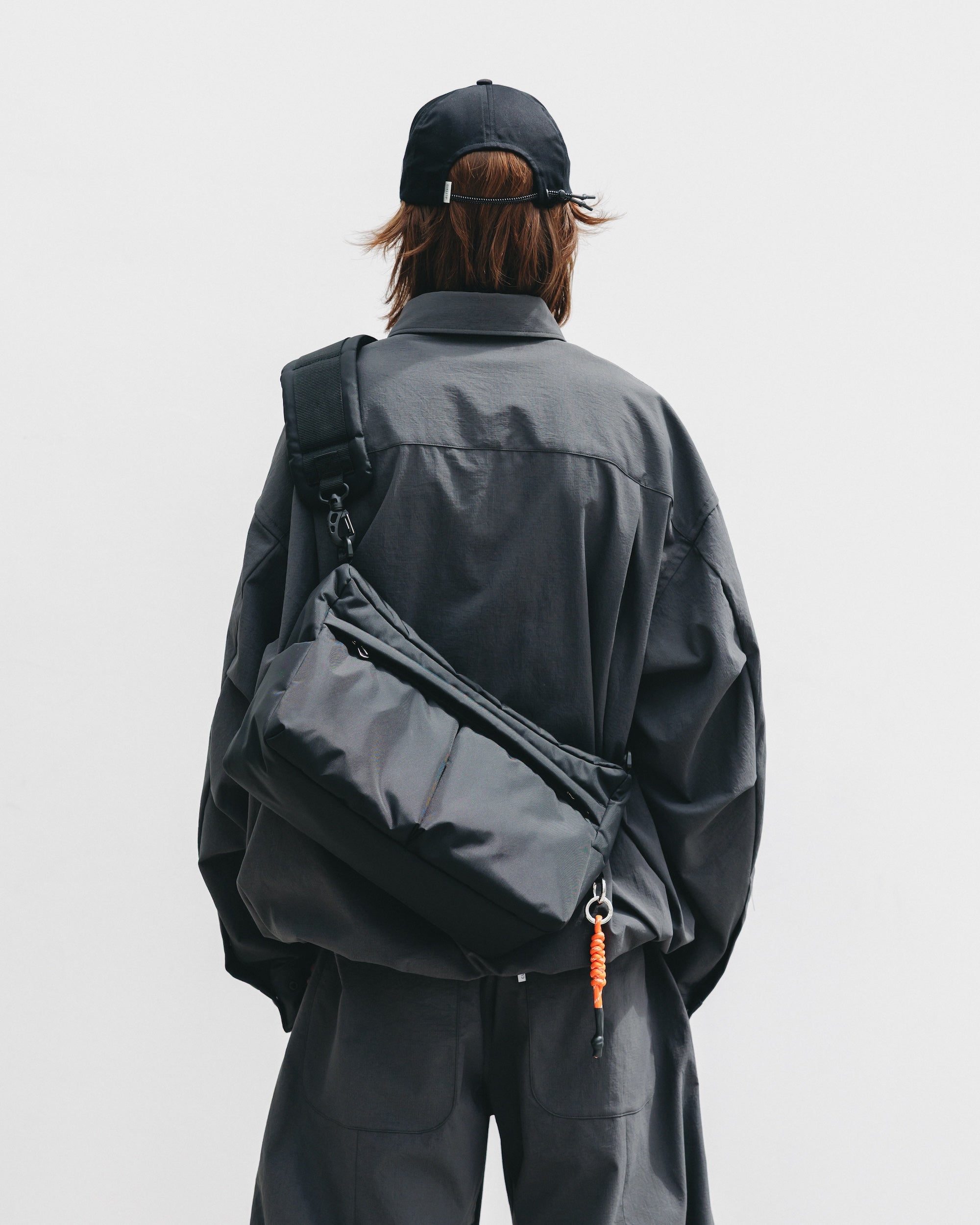 5.13 WED 20:00- IN STOCK】MULTI POCKET HOLIDAY BAG
