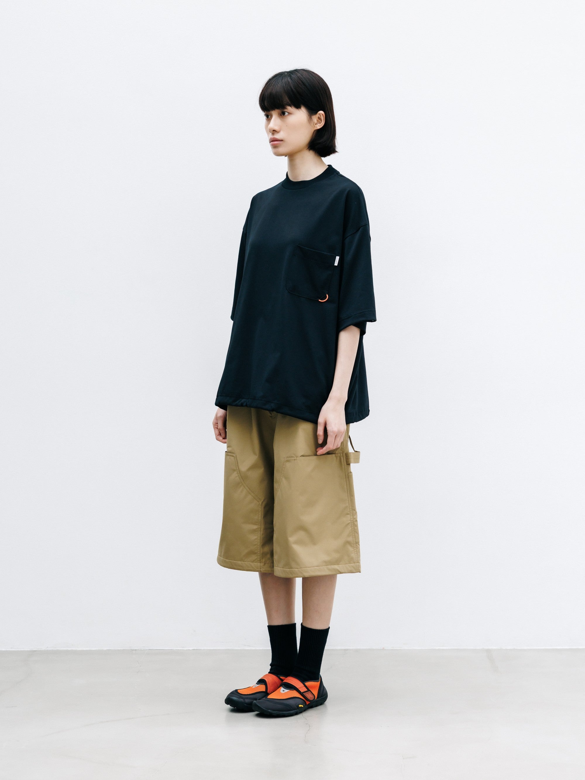 7.22 WED 20:00- IN STOCK】TECH POCKET S/S T-SHIRT (BLACK)