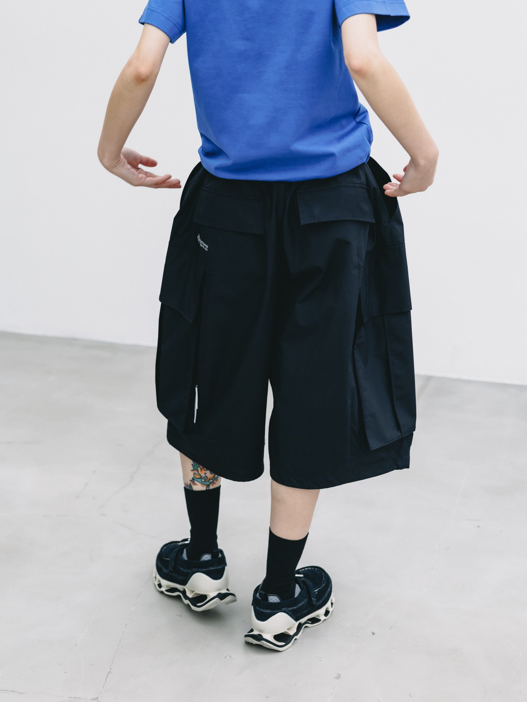 【7.18 SAT 20:00- IN STOCK】+phenix WINDSTOPPER® by GORE-TEX LABS CITY MEGA POCKET BALLOON CARGO HALF PANTS(BLACK)
