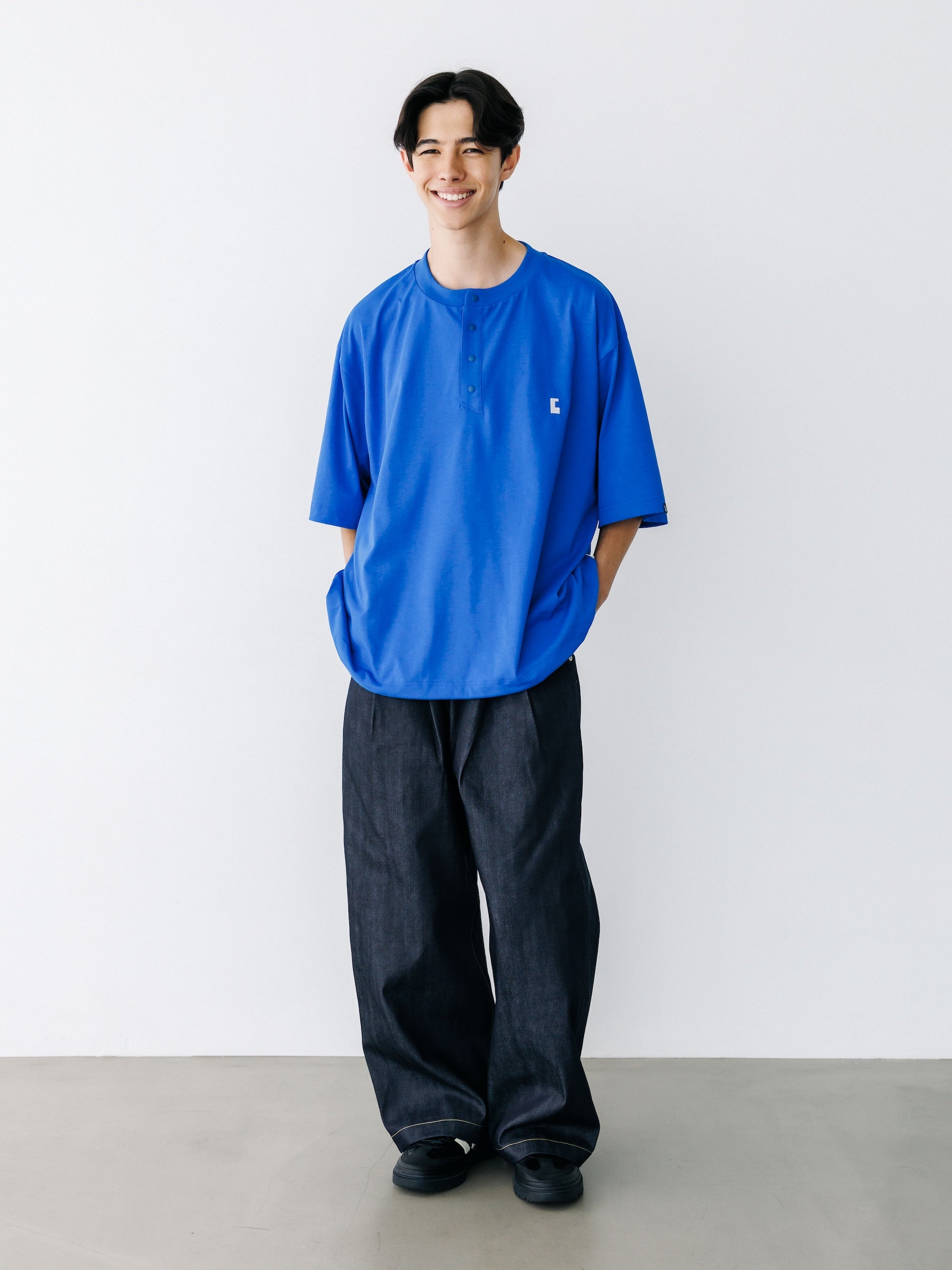 【8.26 WED 20:00- IN STOCK】“C” TECH HENLEY NECK S/S T-SHIRT WITH DRAWSTRINGS (BLUE)