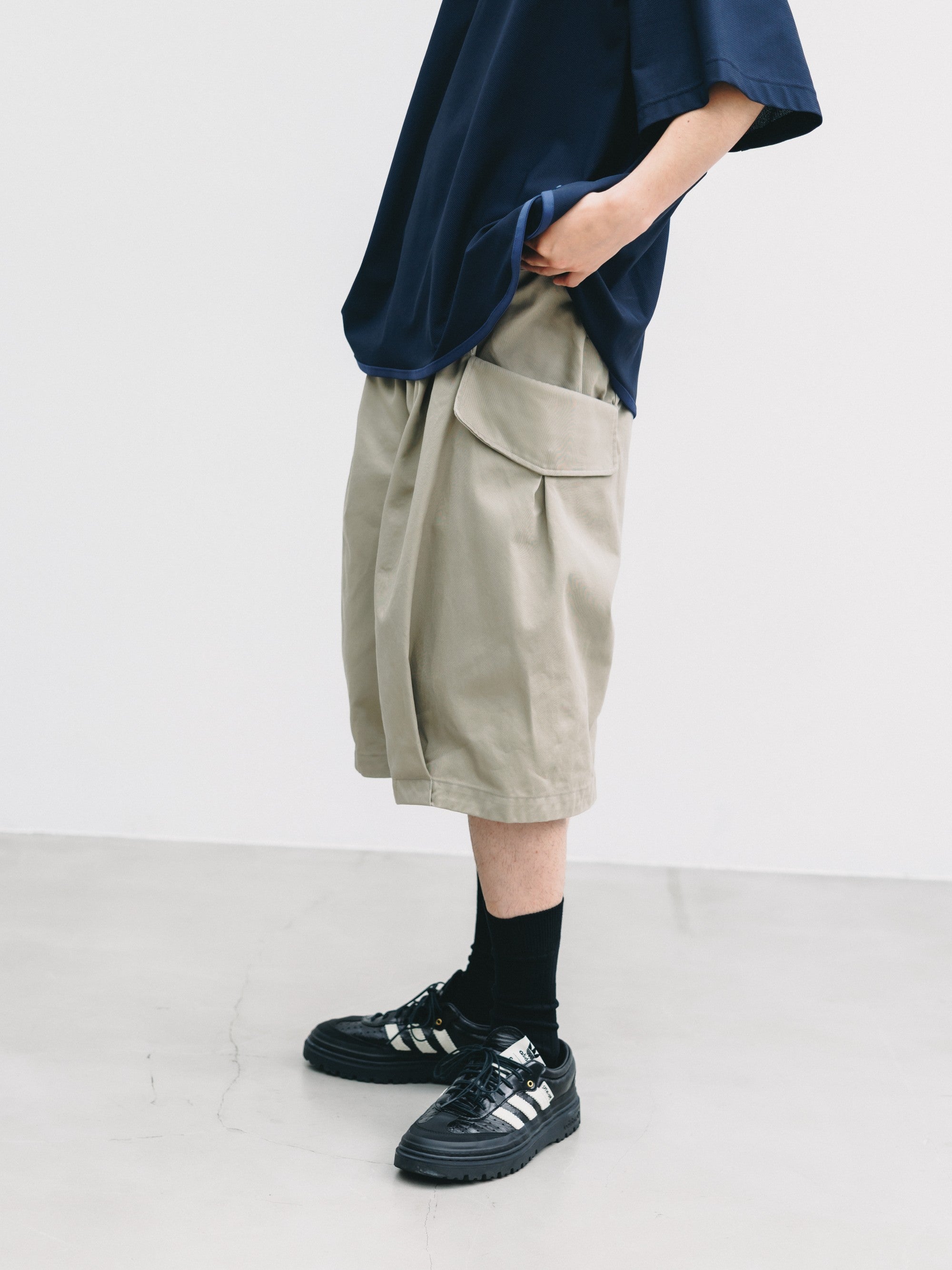 【6.24 WED 20:00- IN STOCK】FLAP WIDE BALLOON HALF PANTS (GREIGE)