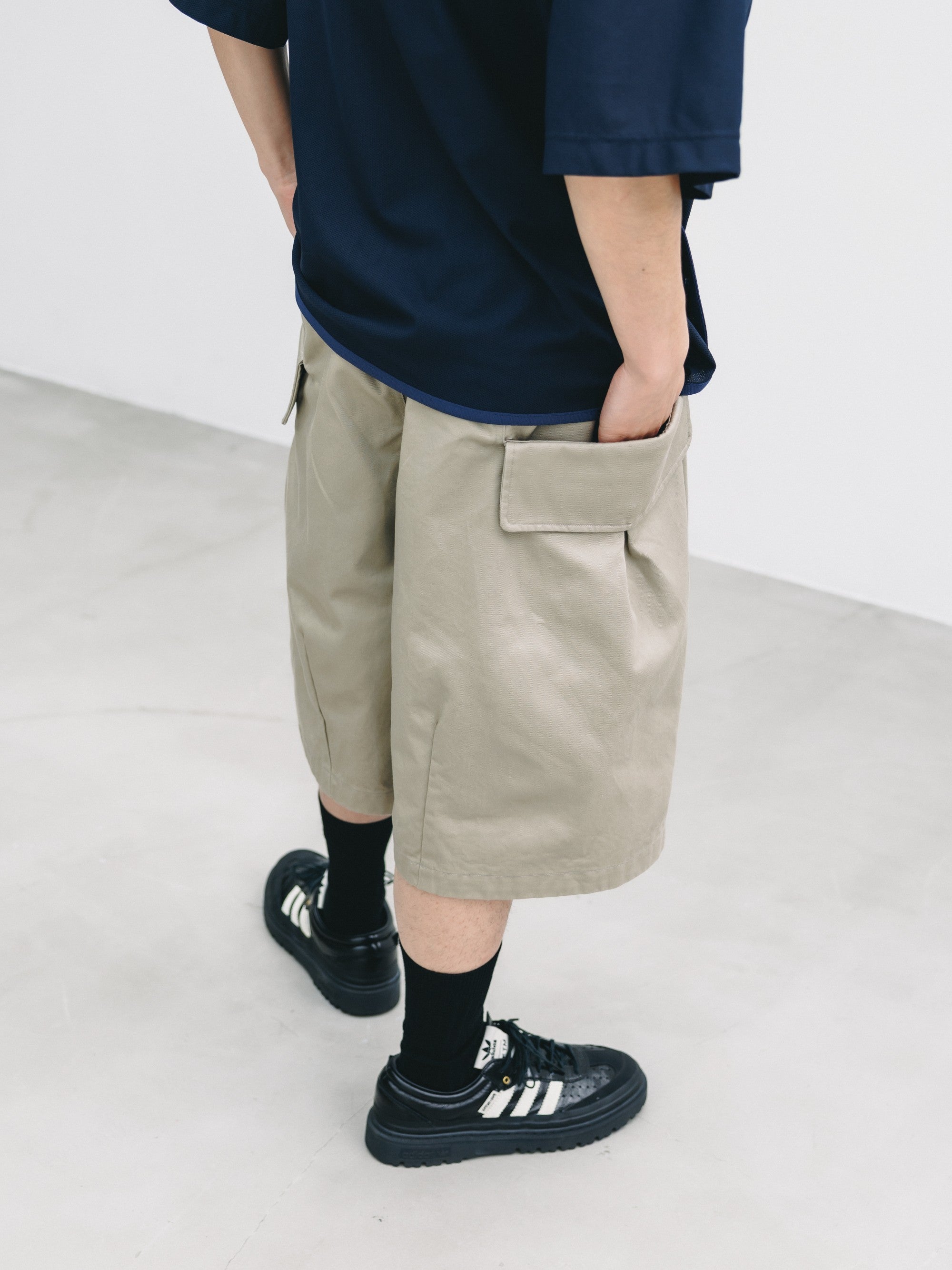【6.24 WED 20:00- IN STOCK】FLAP WIDE BALLOON HALF PANTS (GREIGE)