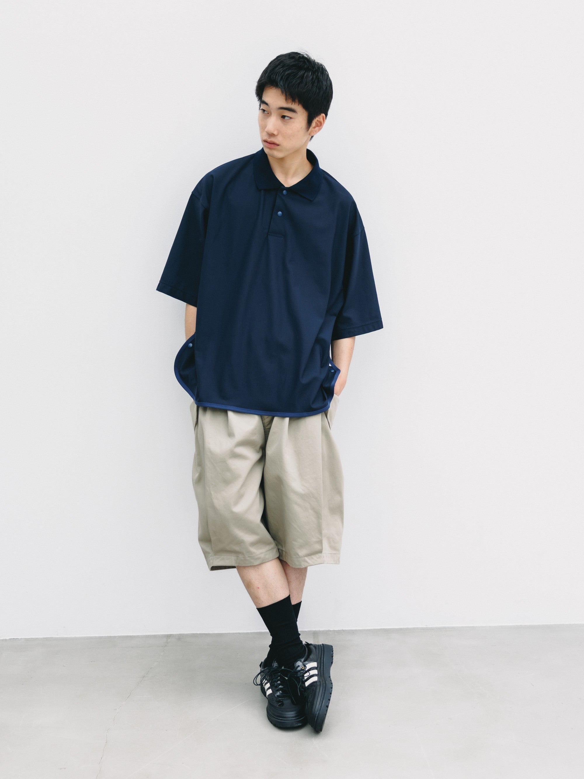 【6.24 WED 20:00- IN STOCK】TECH TEXTURED CITY S/S POLO (NAVY)