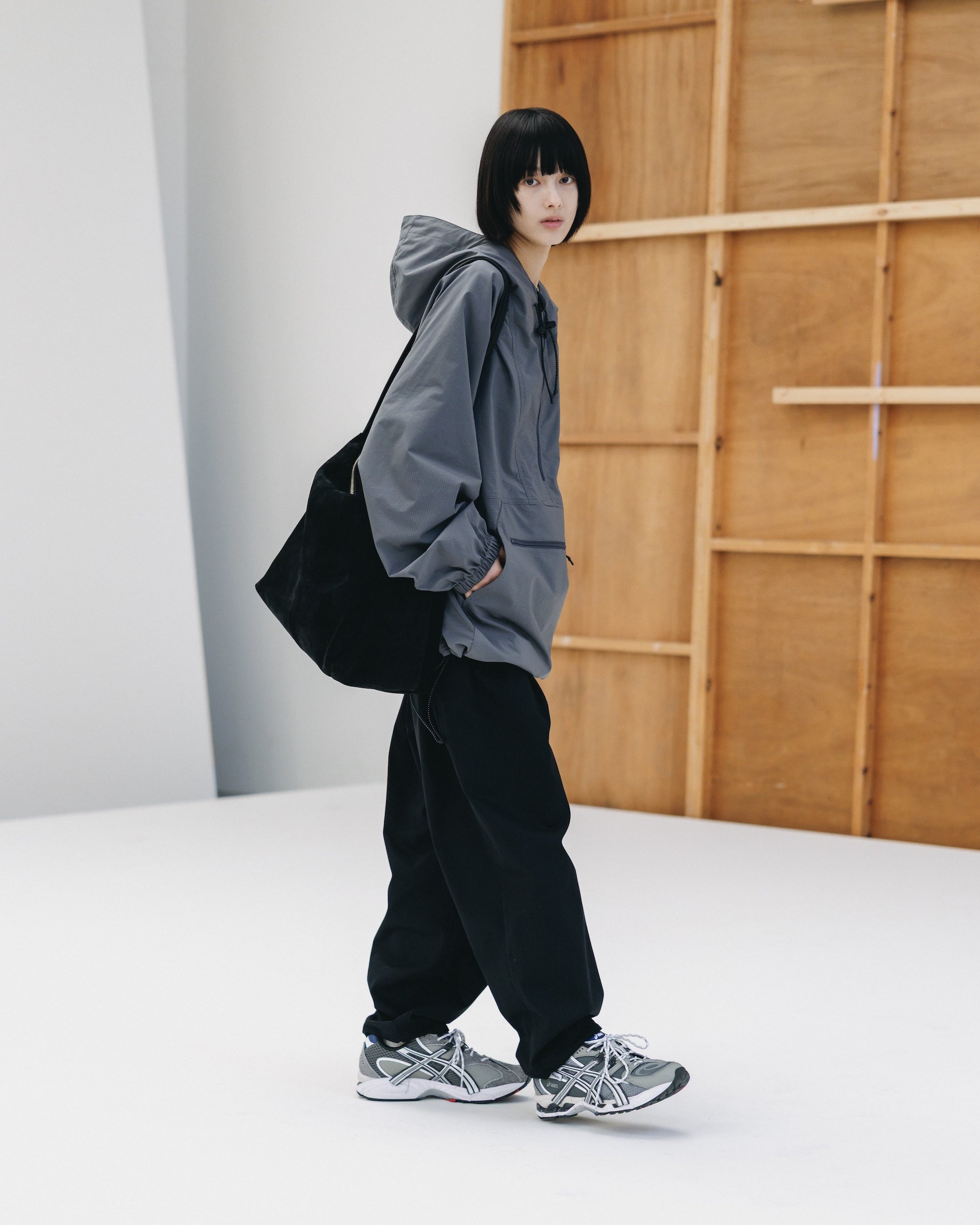 【2.4 WED 20:00- IN STOCK】T/C GABARDINE CITY UNIFORM WIDE TAPERED PANTS (BLACK)